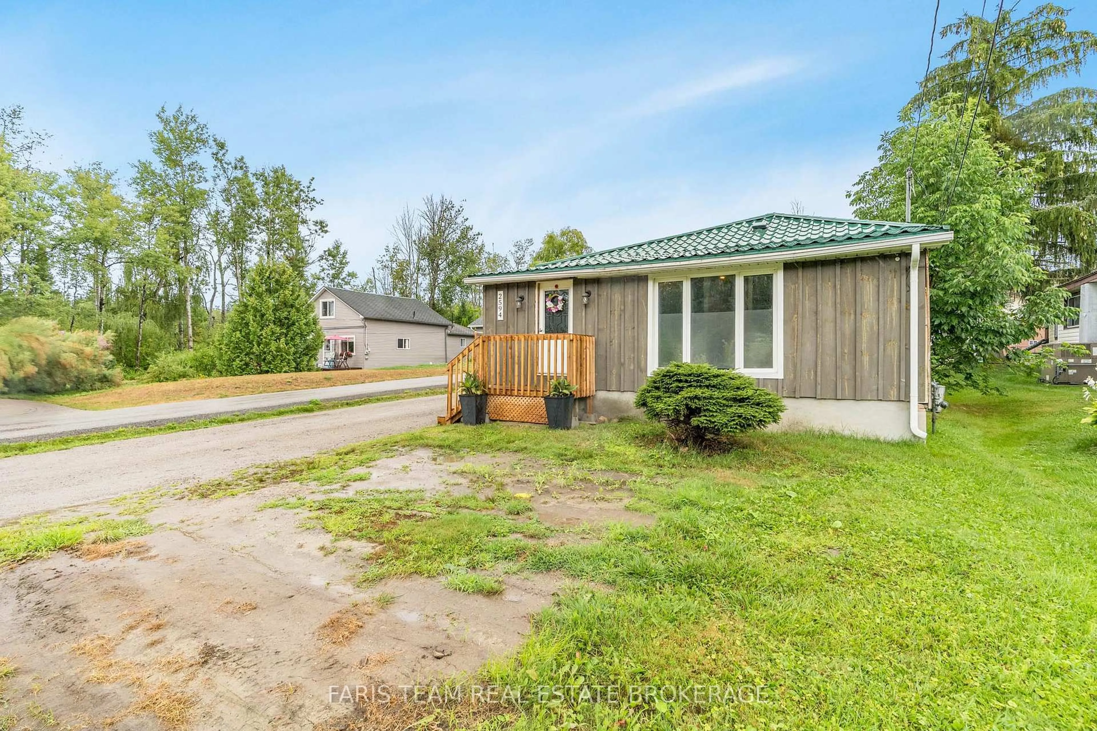 Unknown for 2594 25th Sdrd, Innisfil Ontario L9S 3T4