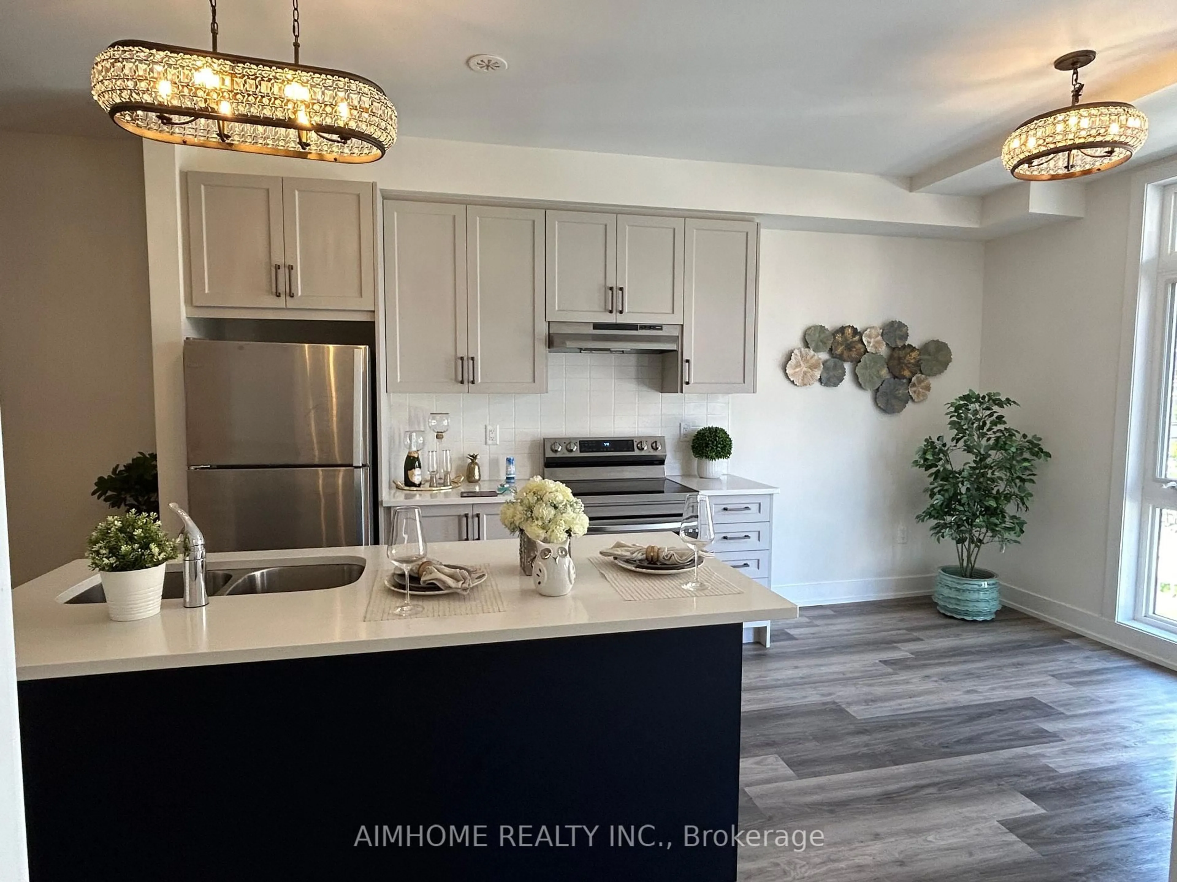 Open concept kitchen, ceramic/tile floor for 7 Phelps Lane #2, Richmond Hill Ontario L4E 1J4