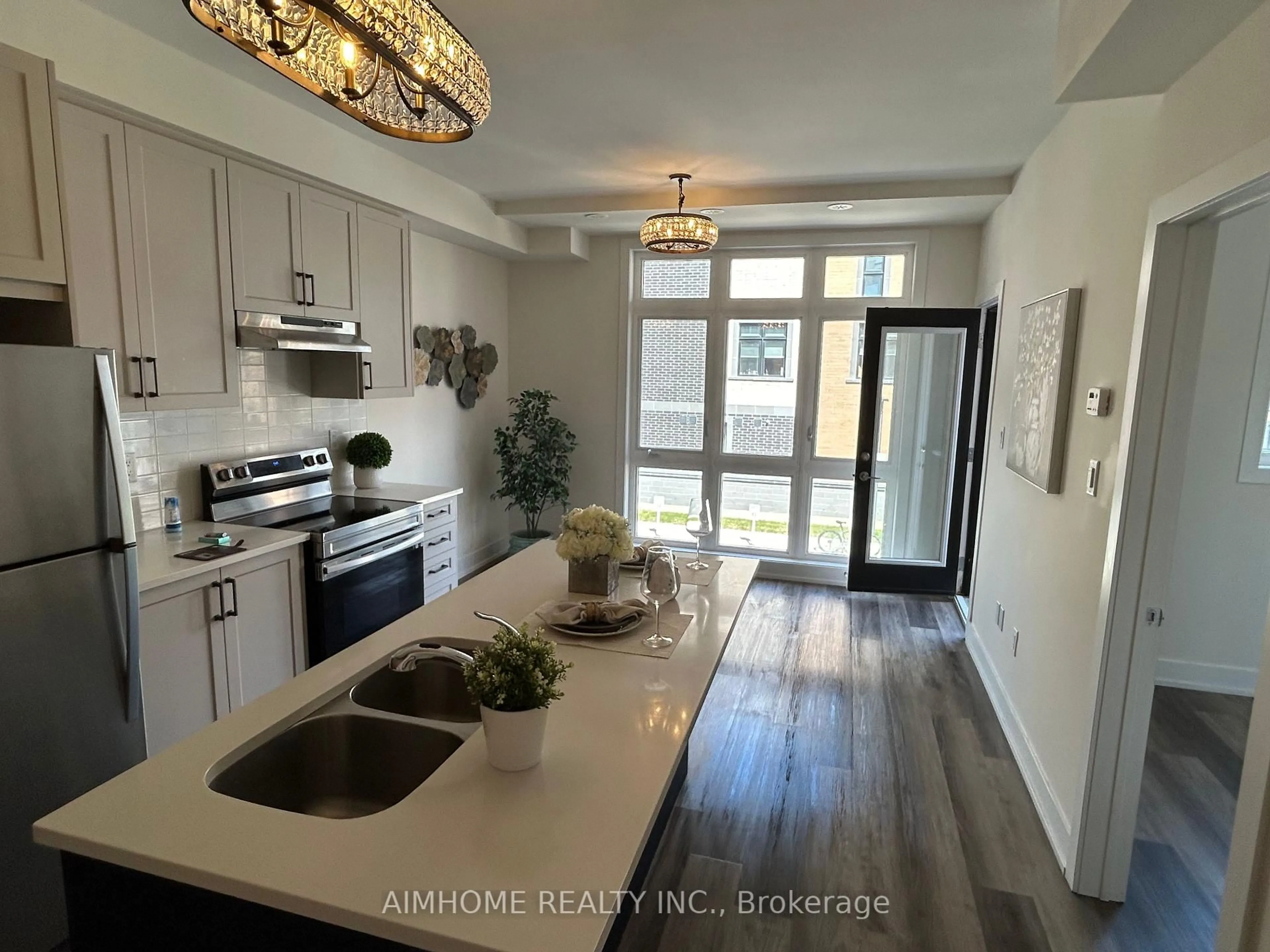 Open concept kitchen, unknown for 7 Phelps Lane #2, Richmond Hill Ontario L4E 1J4