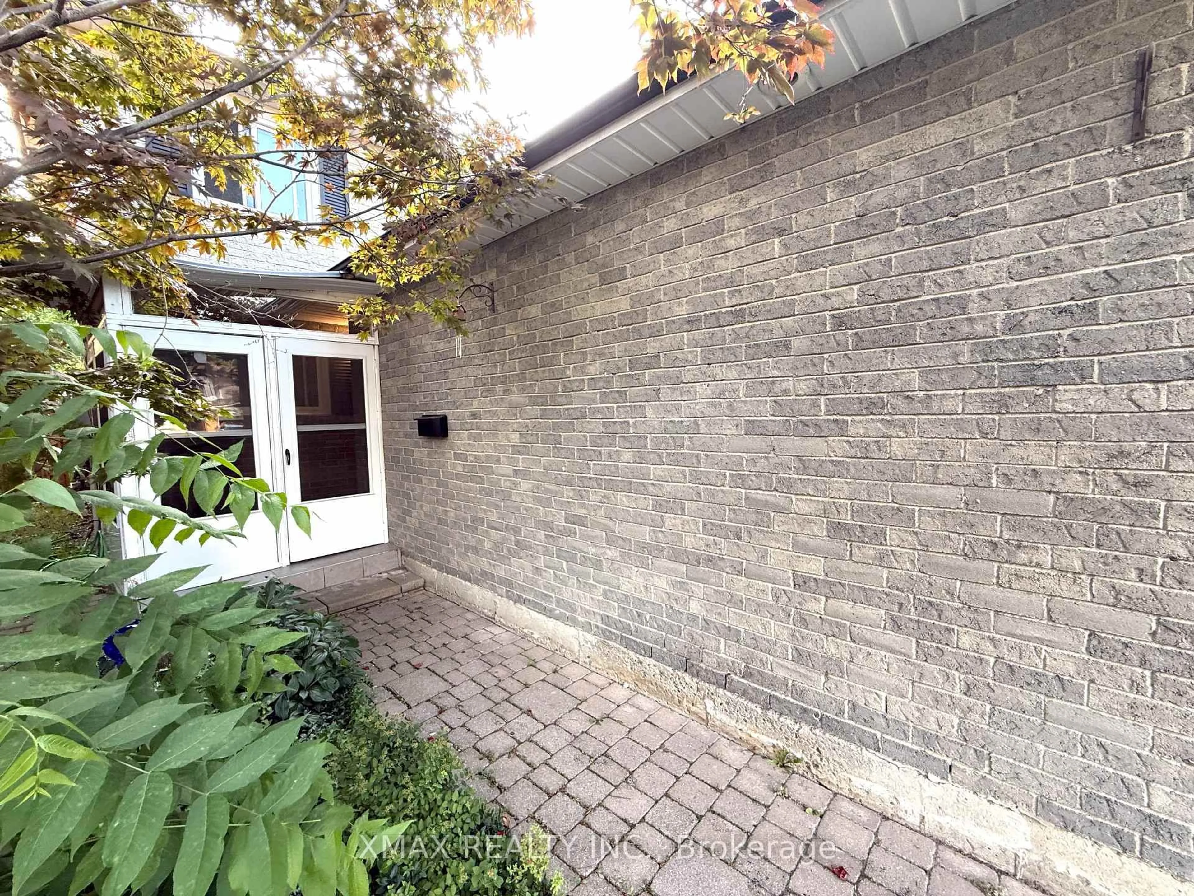 Unknown for 82 Lund St, Richmond Hill Ontario L4C 5V9