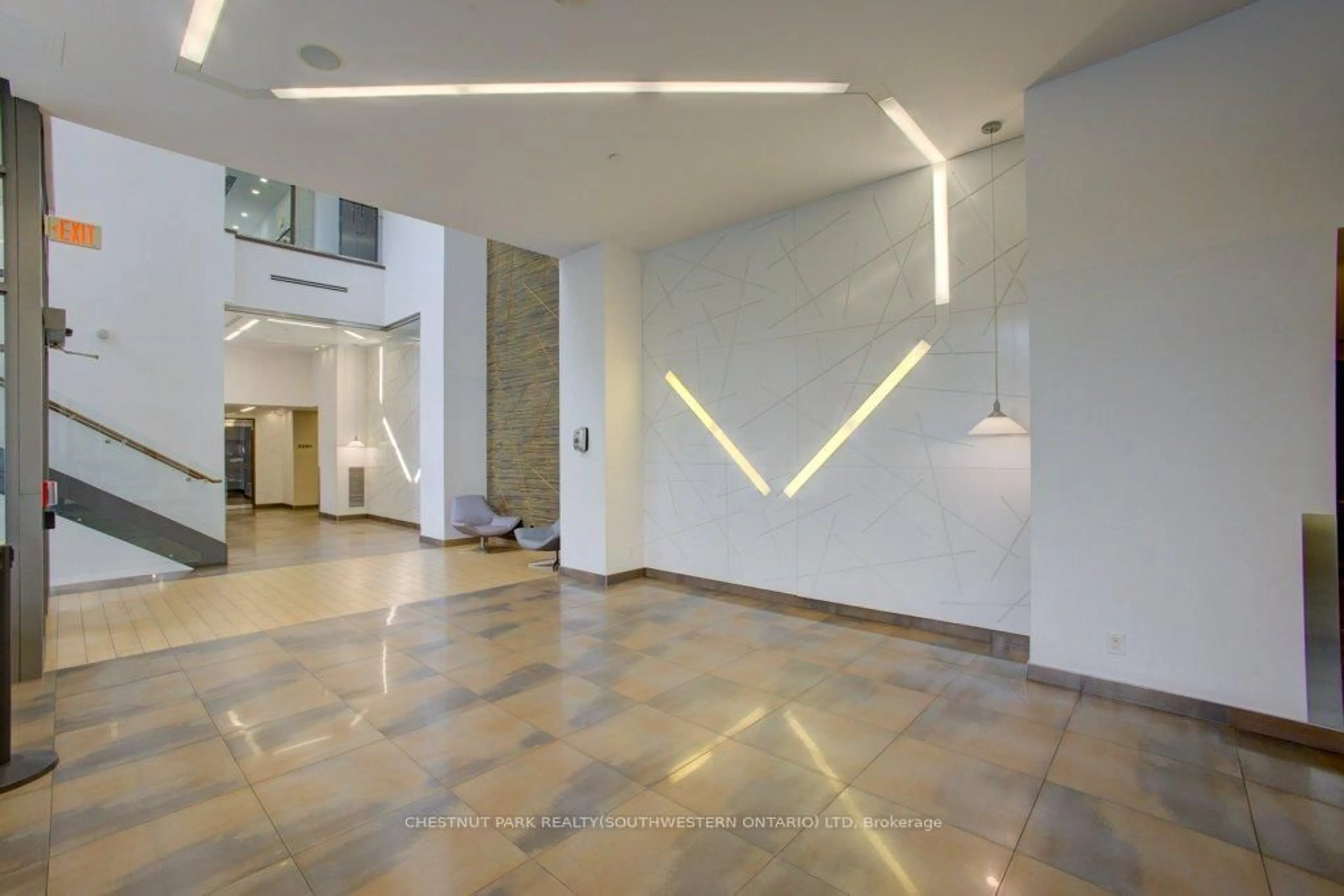 Indoor foyer for 277 South Park Rd #609, Markham Ontario L3T 0B7