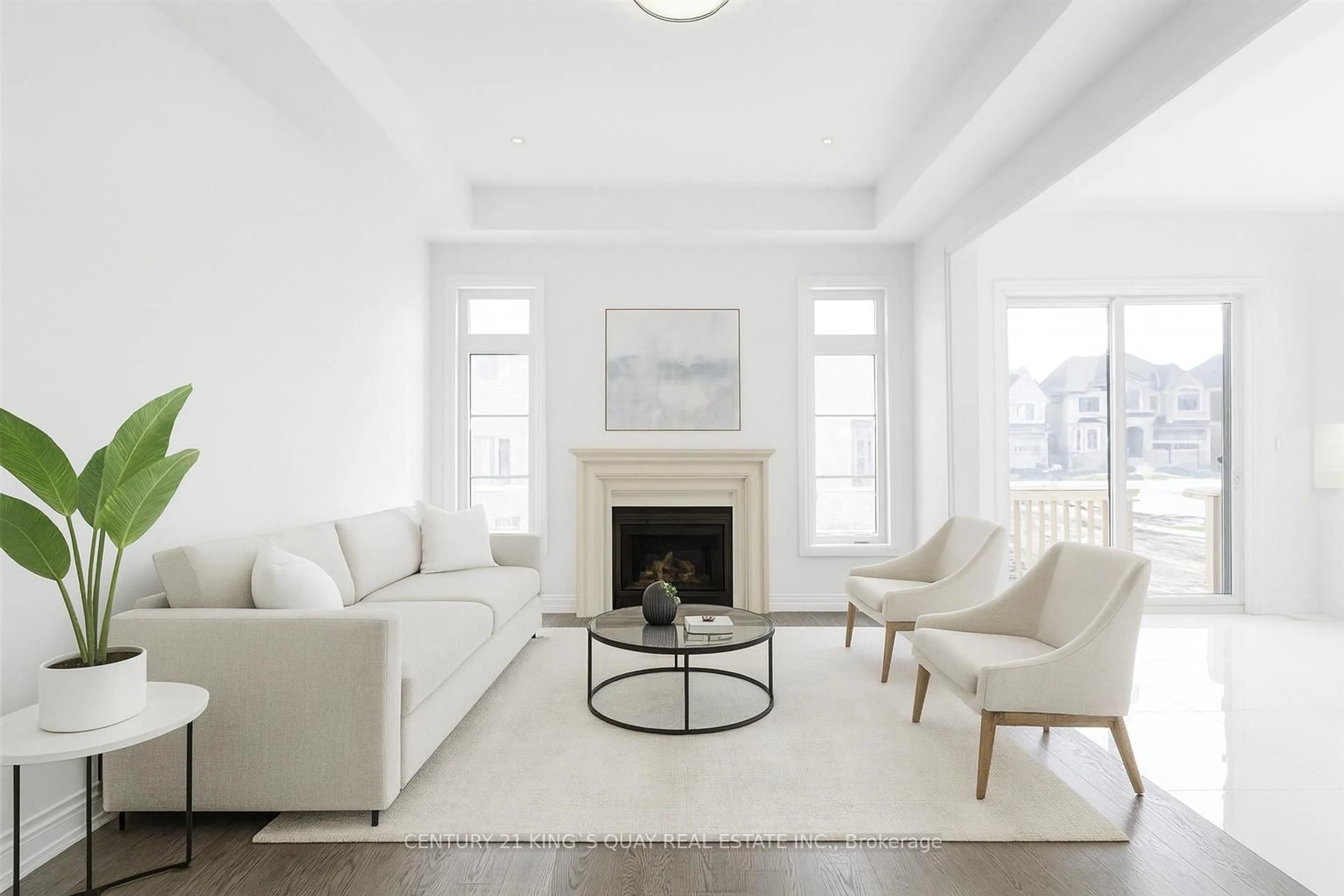 Living room with furniture, unknown for 102 Giardina Cres, Richmond Hill Ontario L4B 0G2