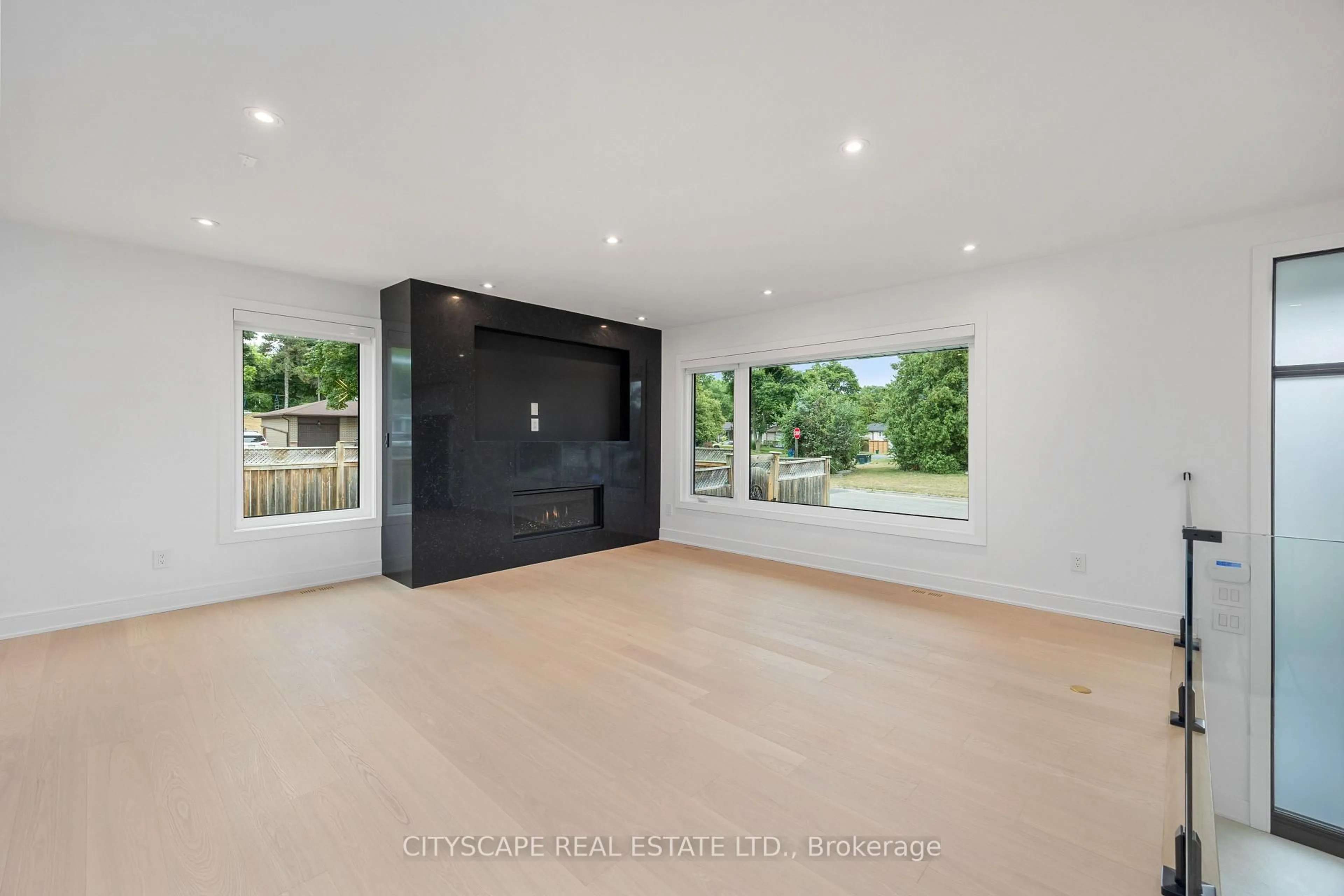 Unknown for 6 Portree Cres, Markham Ontario L3T 3G2