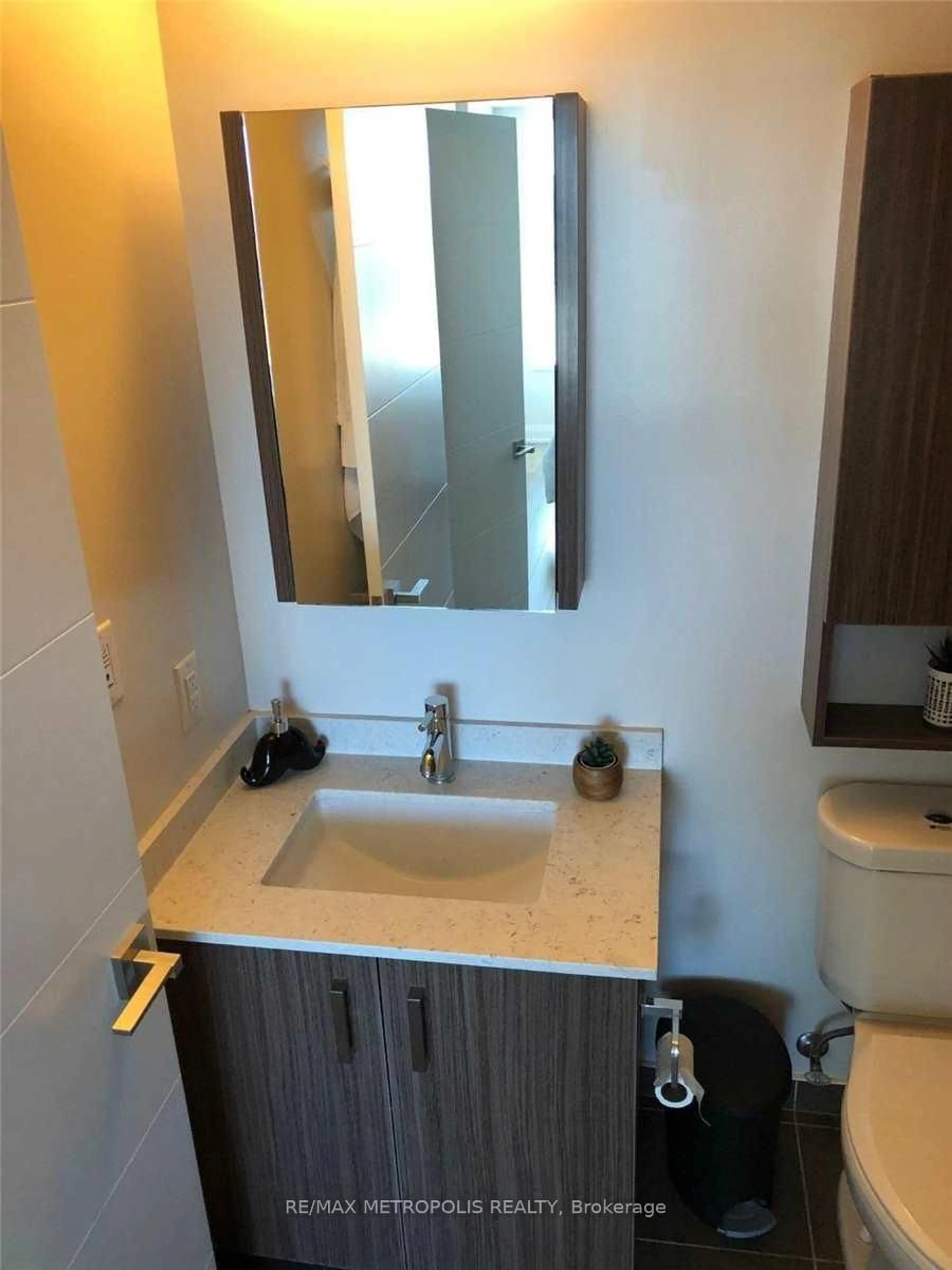 Standard bathroom, unknown for 18 Uptown Dr #819, Markham Ontario L3R 5M5