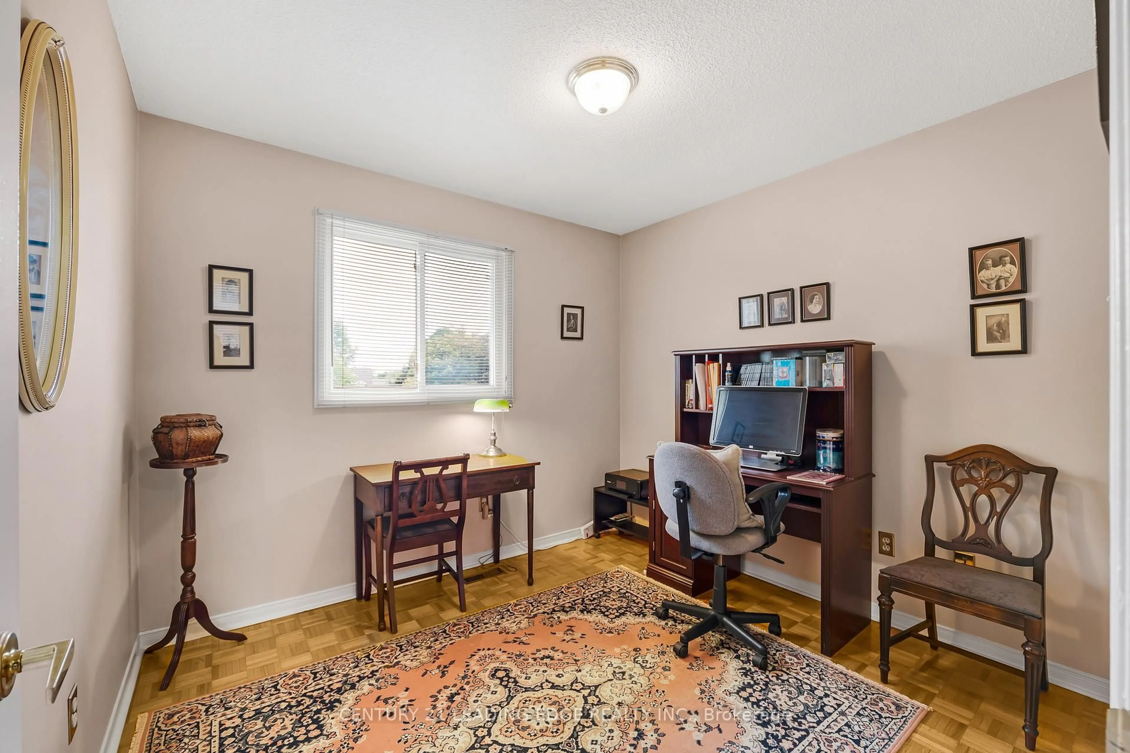 A pic of a room for 12 Flint Cres, Whitchurch-Stouffville Ontario L4A 6C4