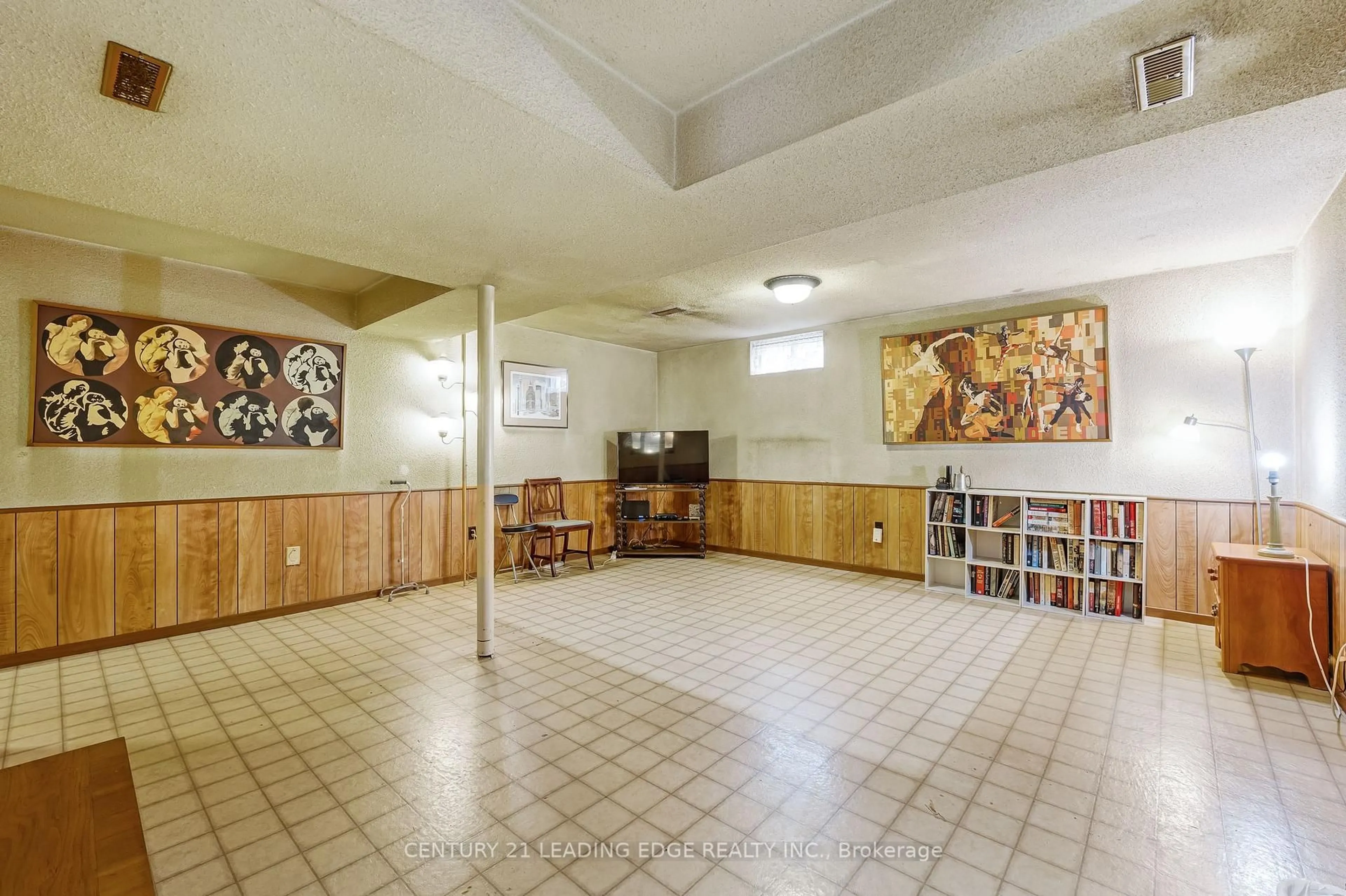 Unknown for 12 Flint Cres, Whitchurch-Stouffville Ontario L4A 6C4