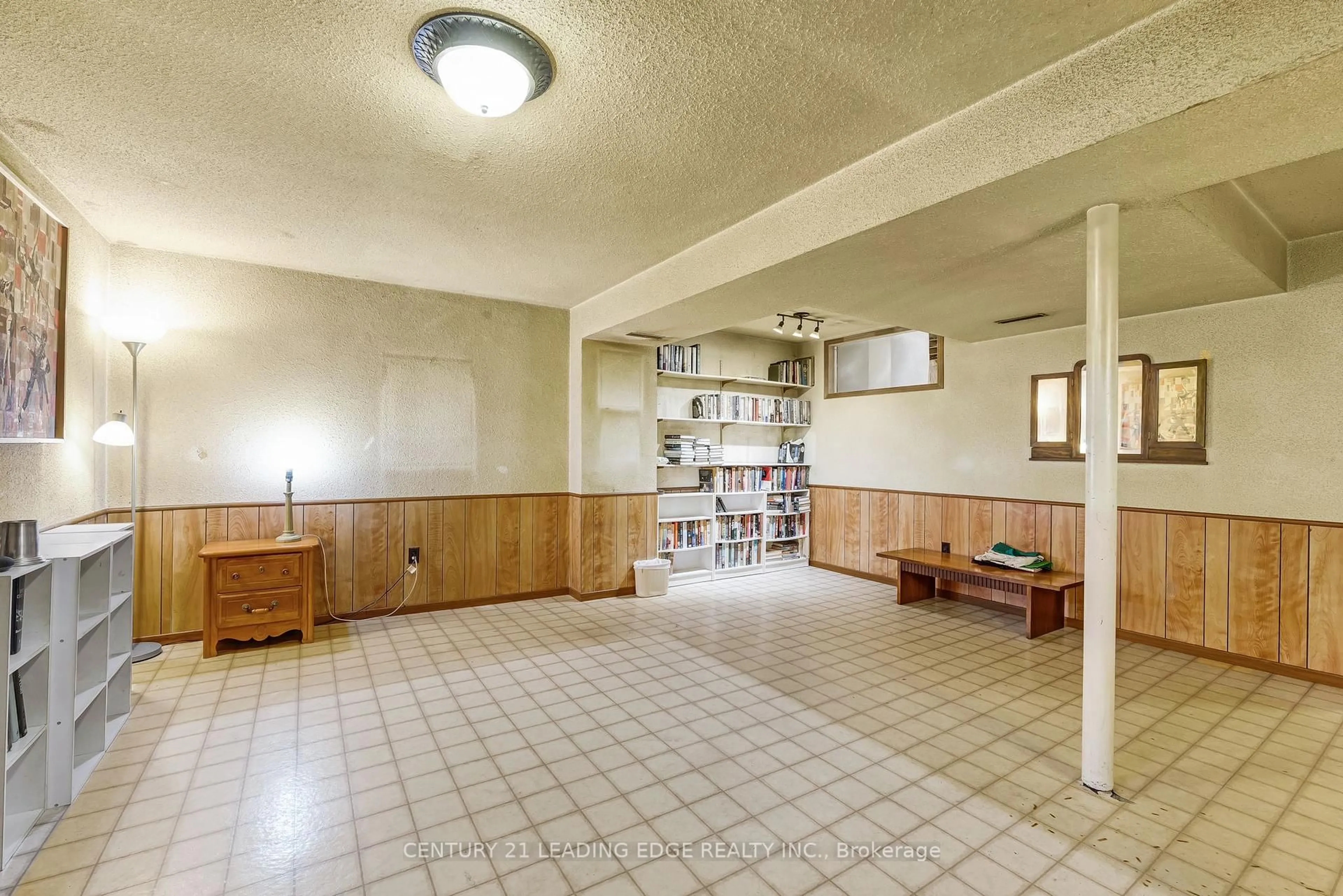 A pic of a room for 12 Flint Cres, Whitchurch-Stouffville Ontario L4A 6C4