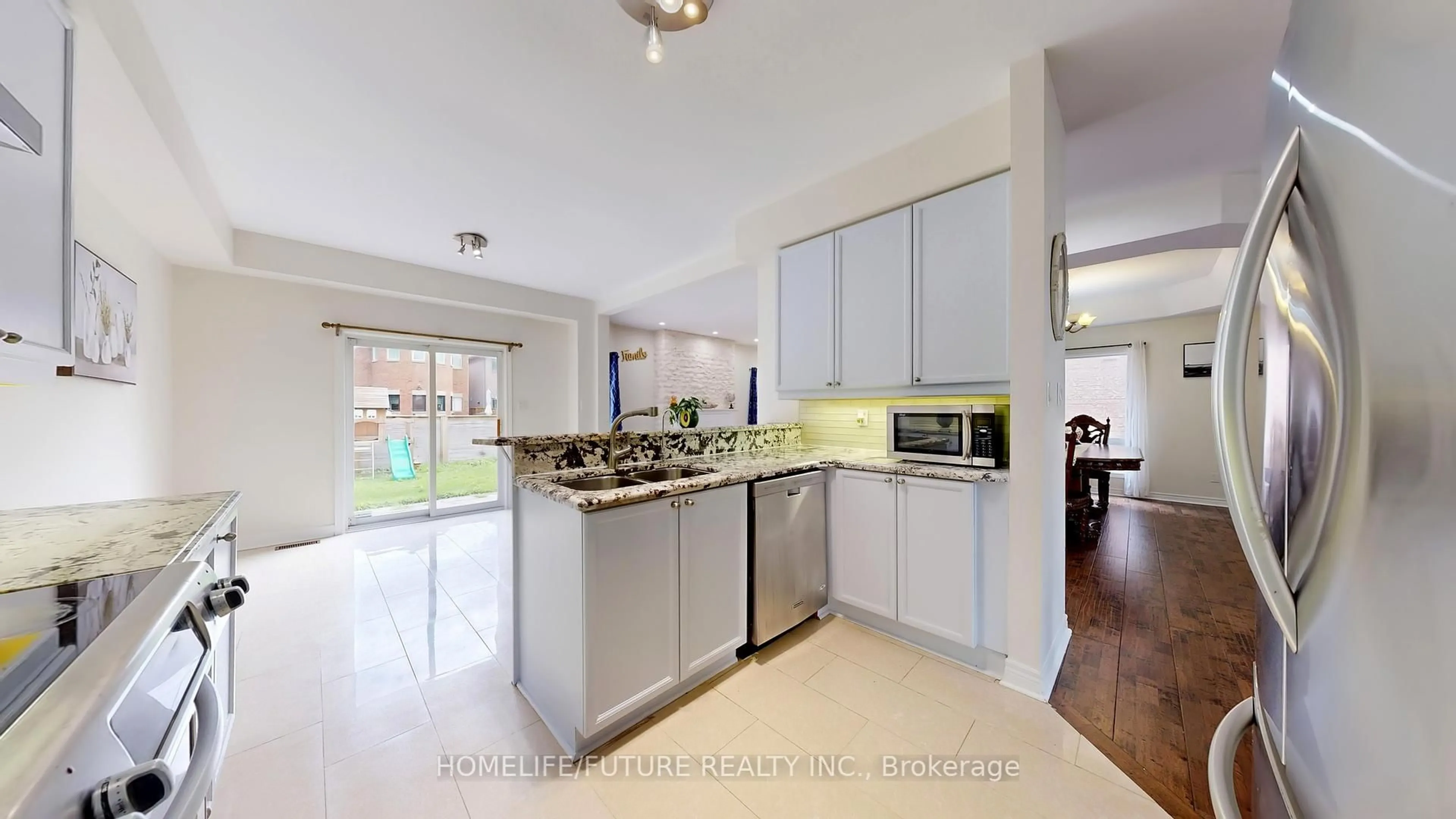 Open concept kitchen, ceramic/tile floor for 51 Estate Garden Dr, Richmond Hill Ontario L4E 3V5