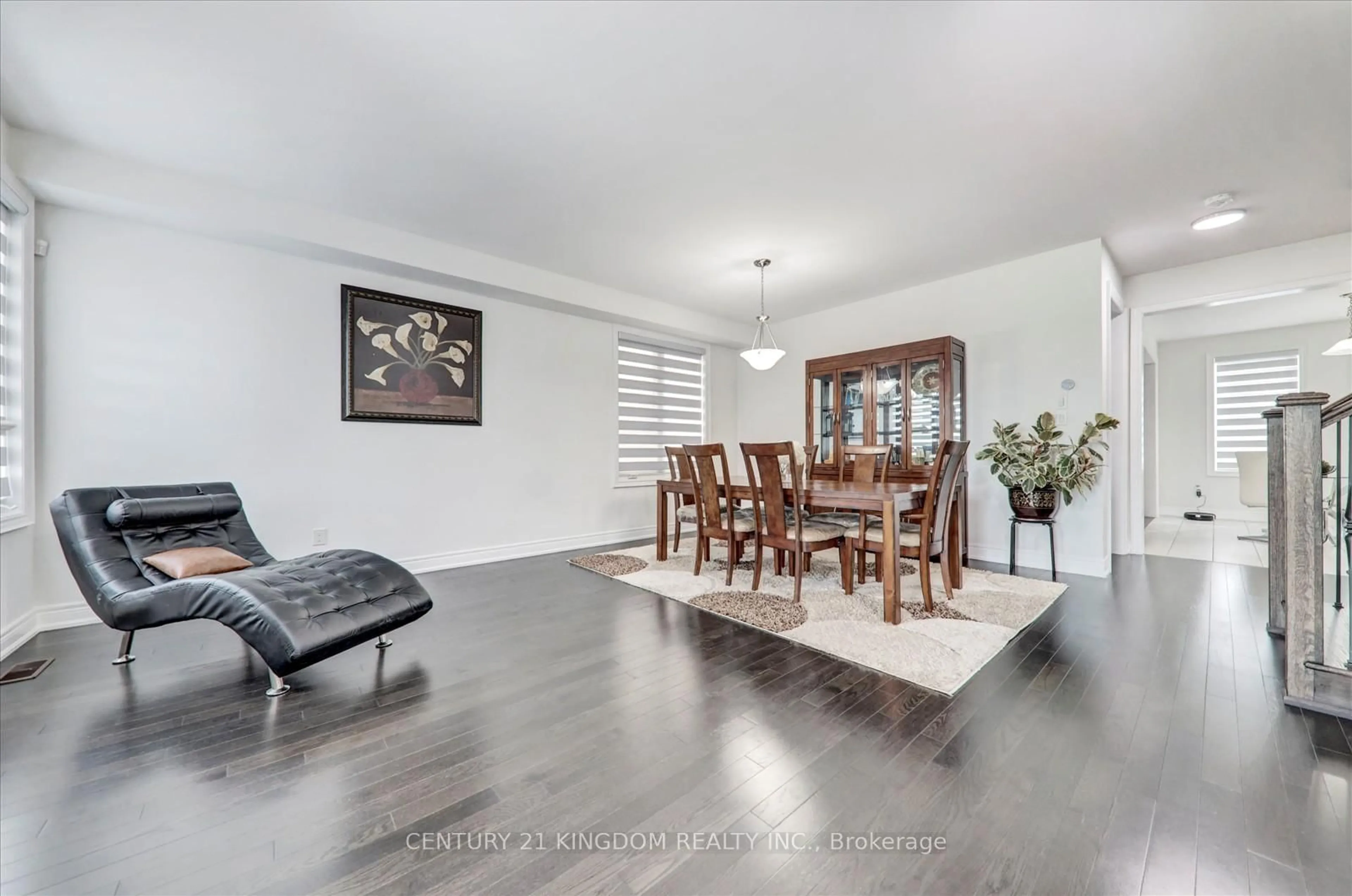 Dining room, unknown for 983 Langford Blvd, Bradford West Gwillimbury Ontario L3Z 4K9