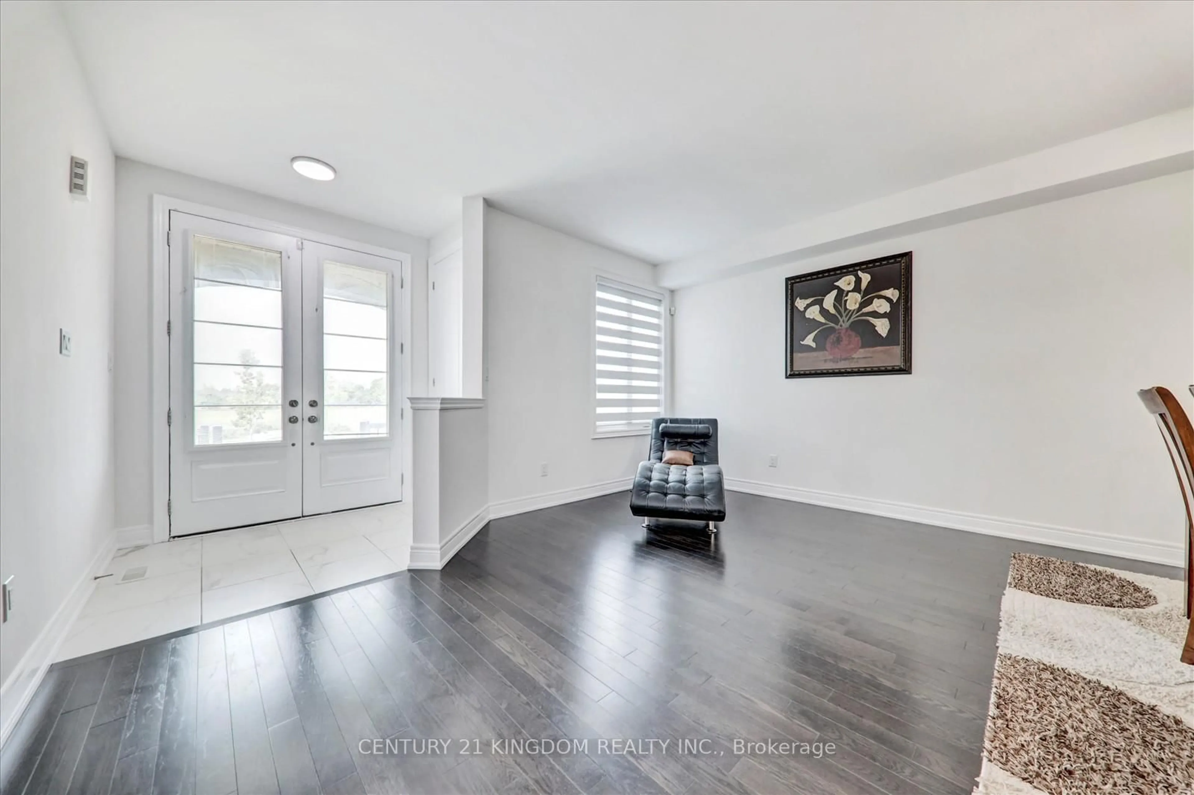 Unknown for 983 Langford Blvd, Bradford West Gwillimbury Ontario L3Z 4K9