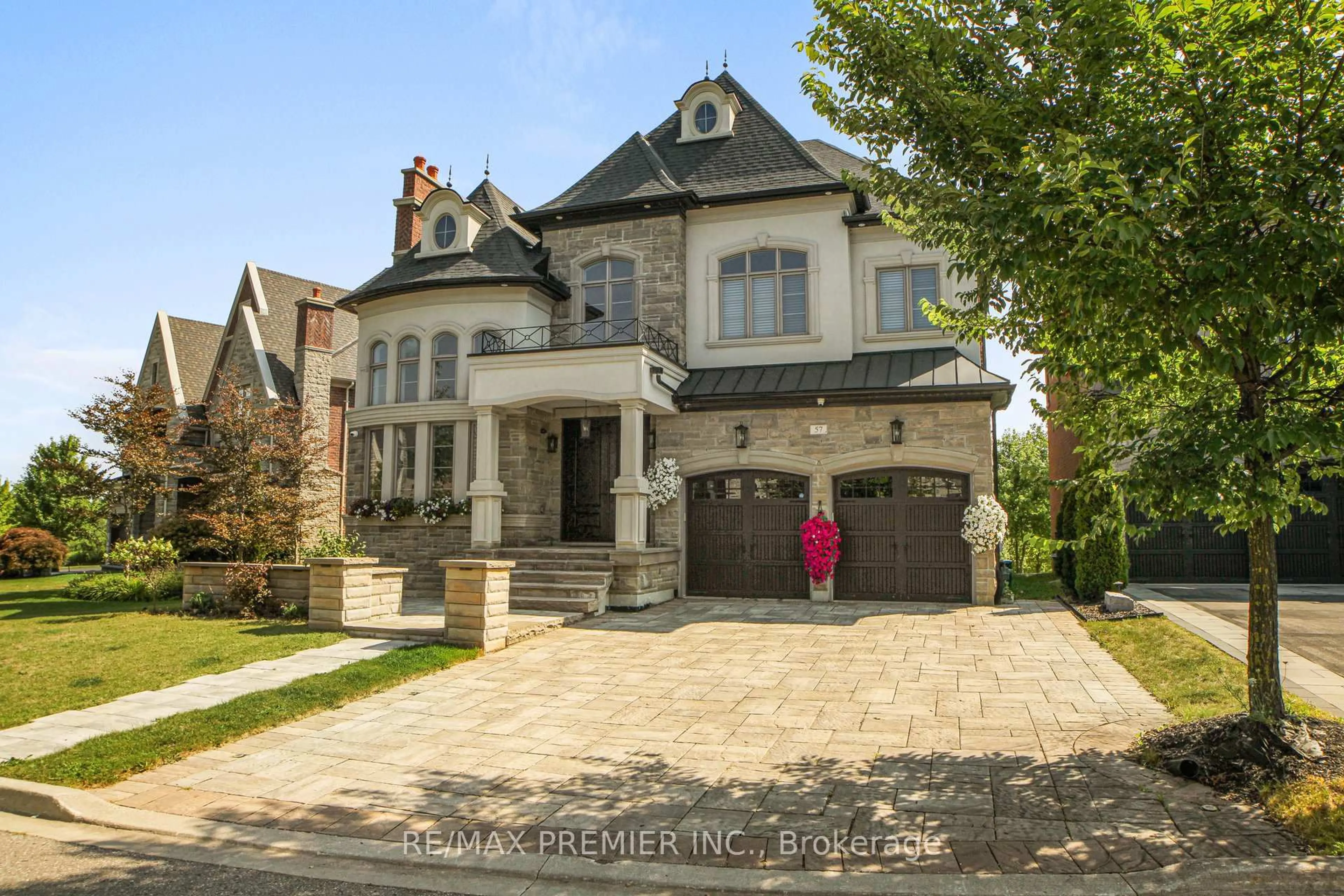 Home with brick exterior material, street for 57 Hogan Crt, King Ontario L7B 0M1