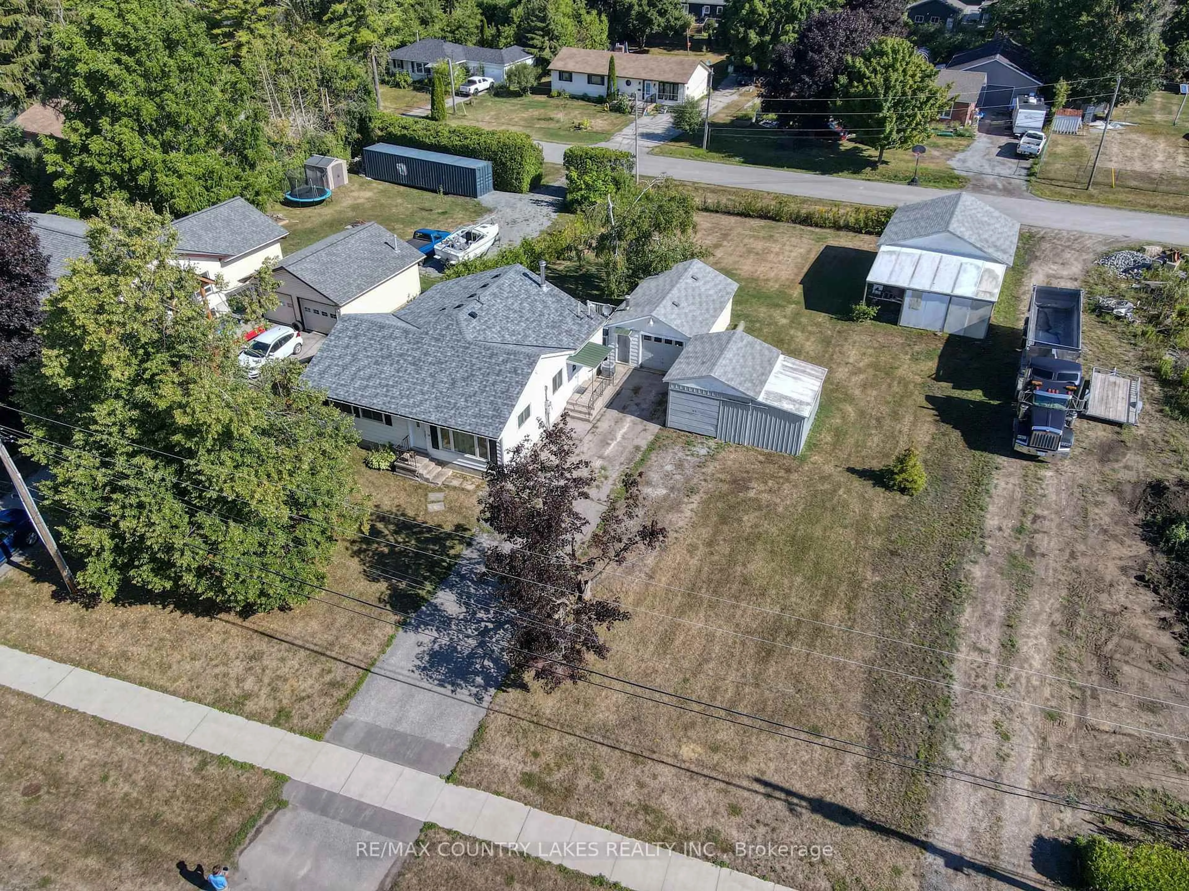 A pic from outside/outdoor area/front of a property/back of a property/a pic from drone, street for 122 Victoria Ave, Brock Ontario L0K 1A0