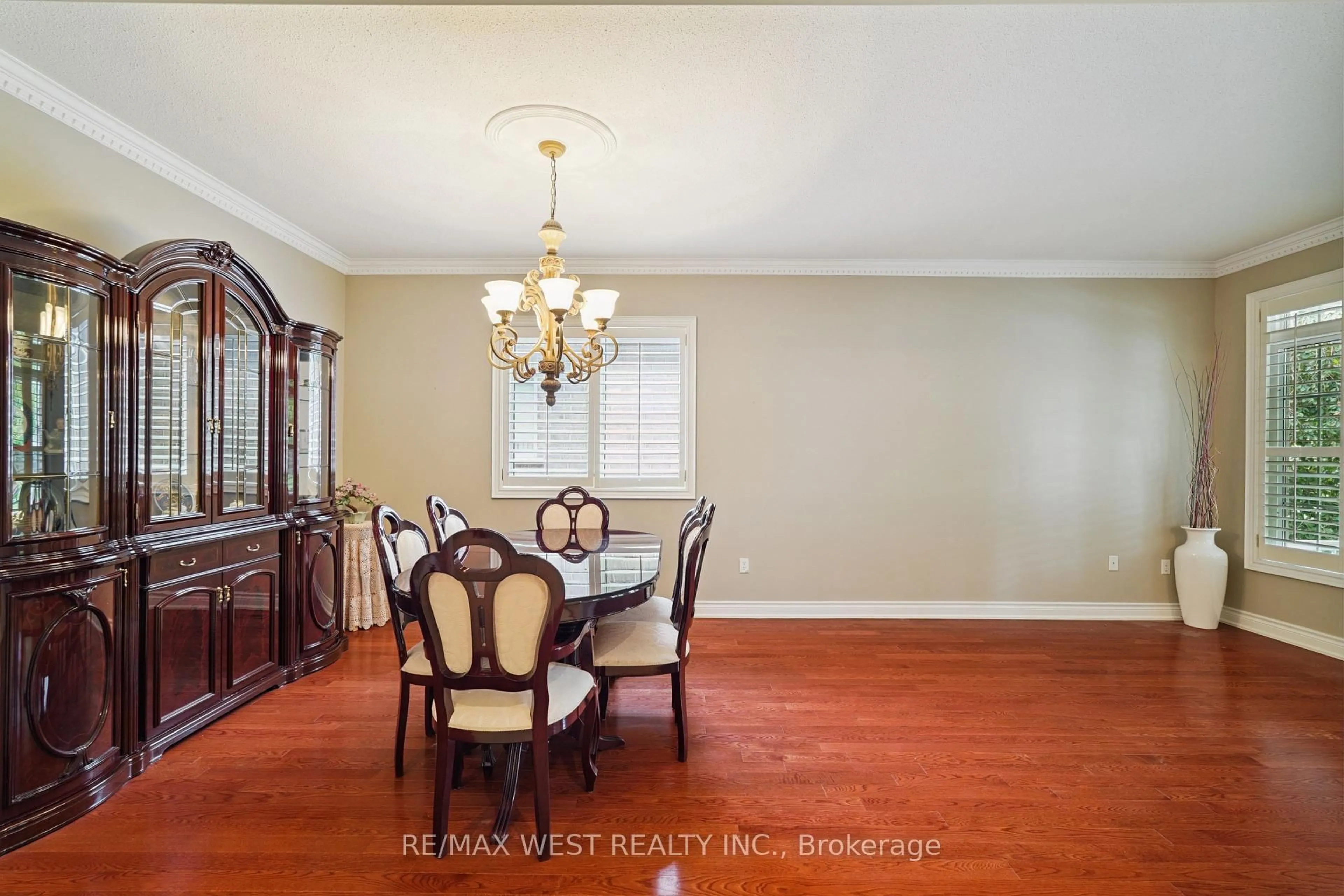 Dining room, unknown for 133 Cupola Cres, Vaughan Ontario L4H 3G1