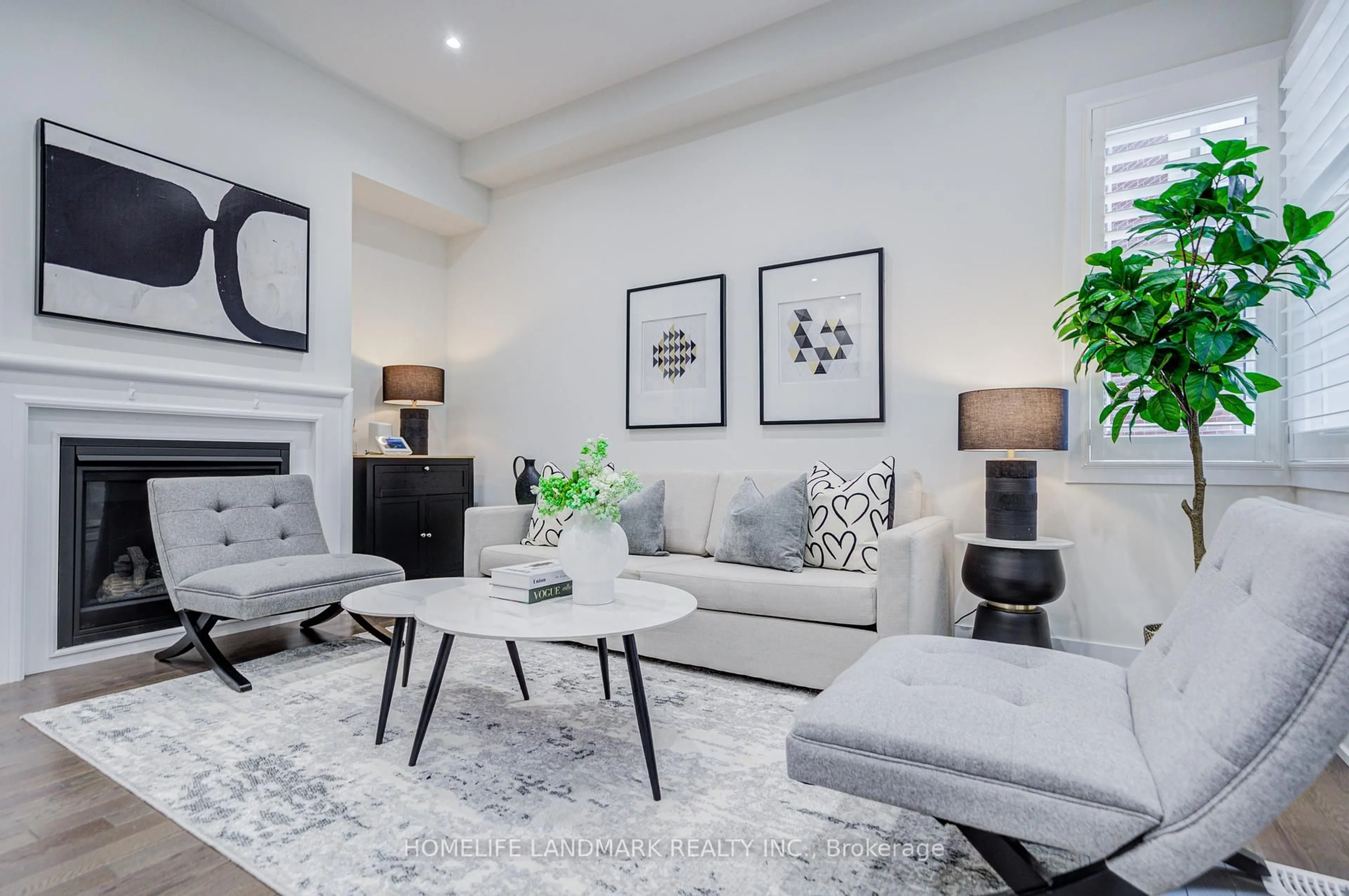Living room with furniture, unknown for 33 Golden Fern St, Markham Ontario L6B 0V3