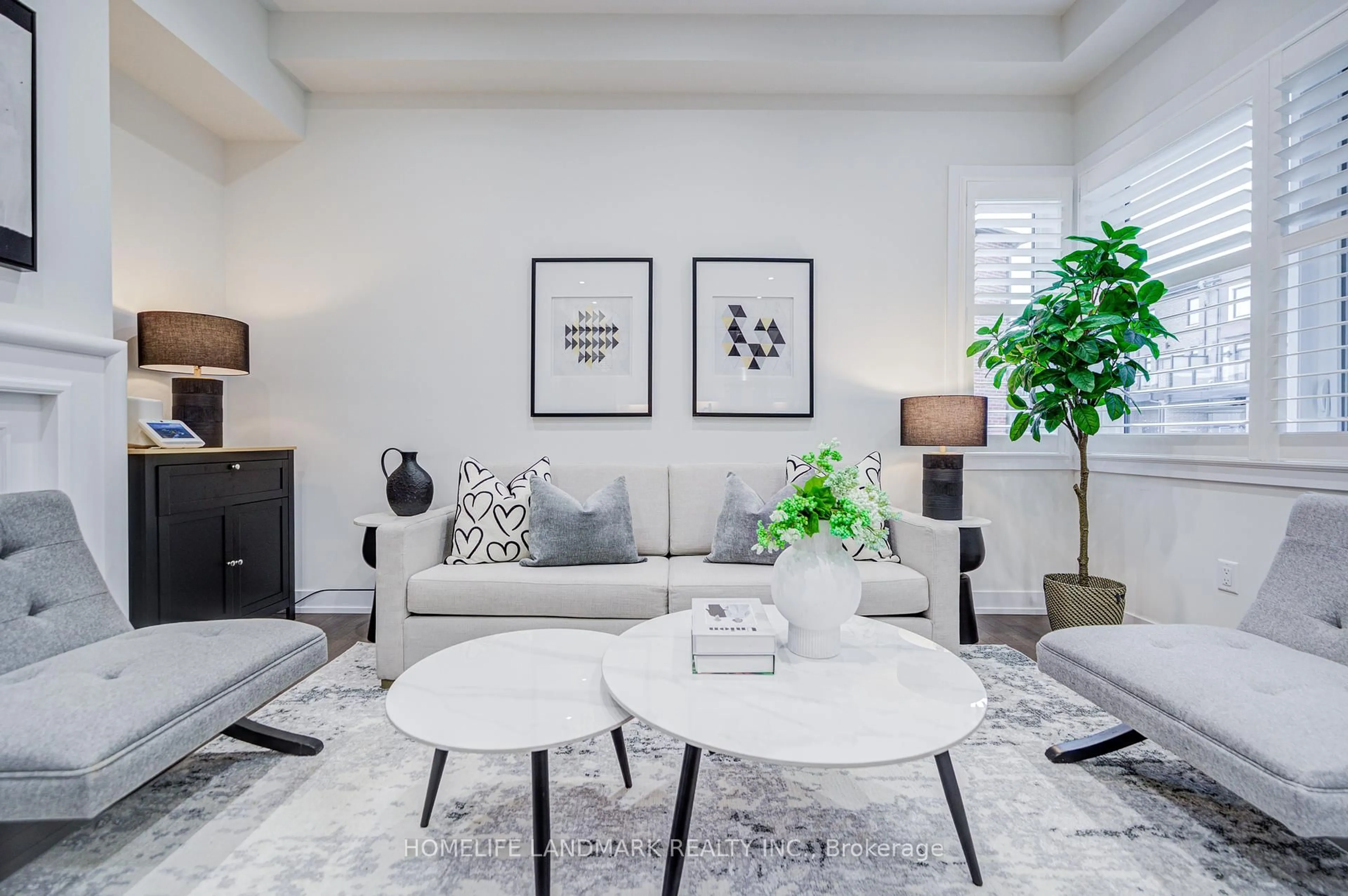 Living room with furniture, unknown for 33 Golden Fern St, Markham Ontario L6B 0V3