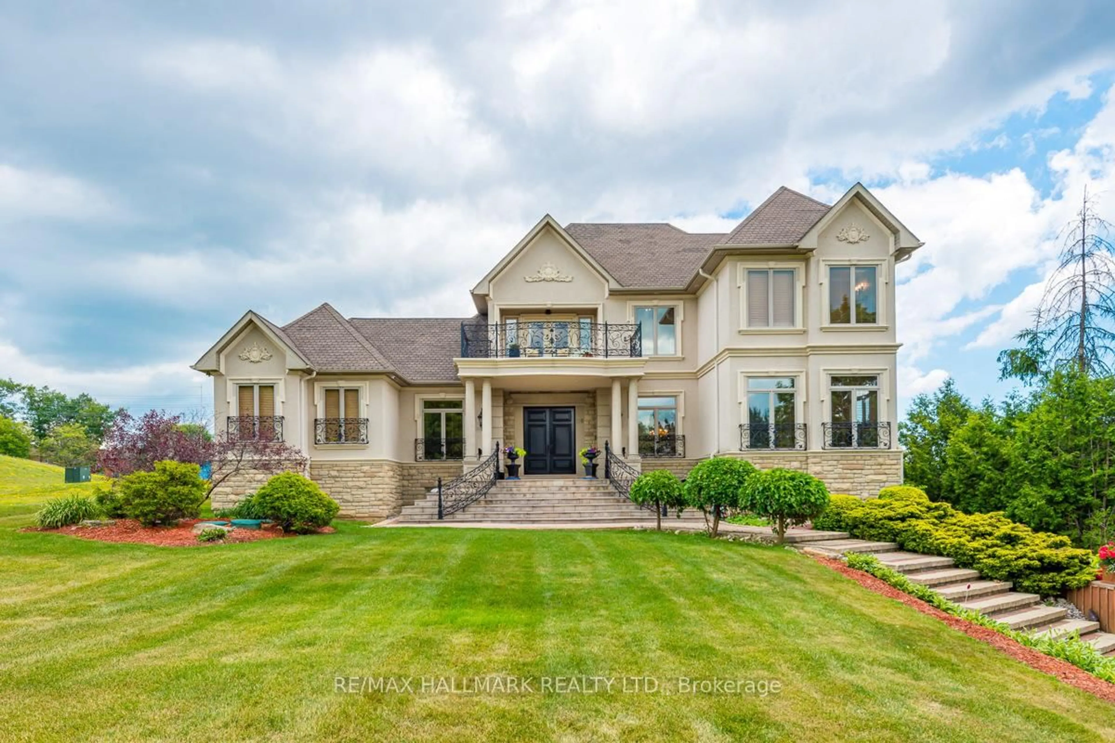 Home with brick exterior material, unknown for 776 Woodland Acres Cres, Vaughan Ontario L6A 1G2