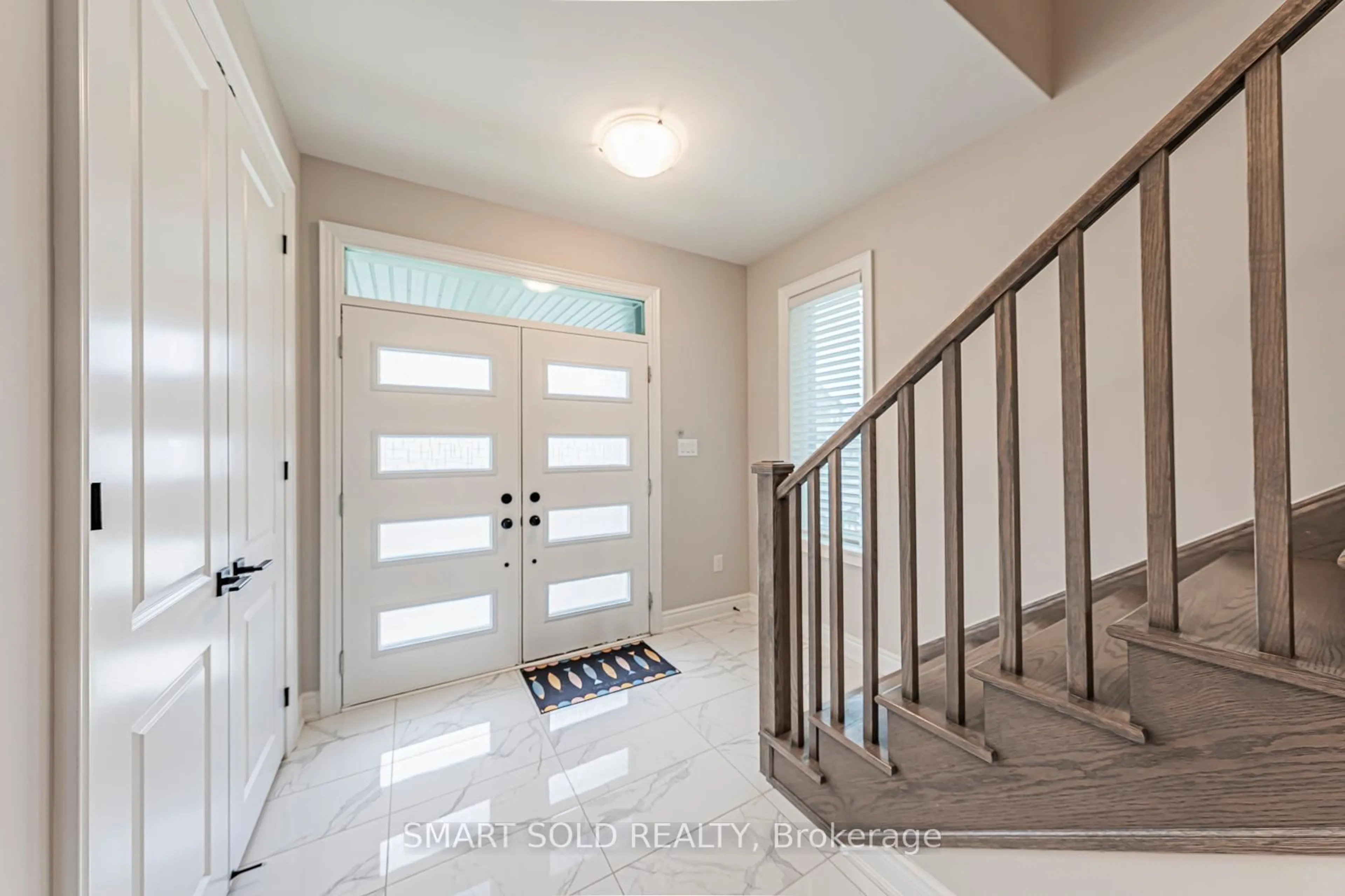 Indoor entryway for 5 Erin Ridge Crt, Markham Ontario L6C 3K8