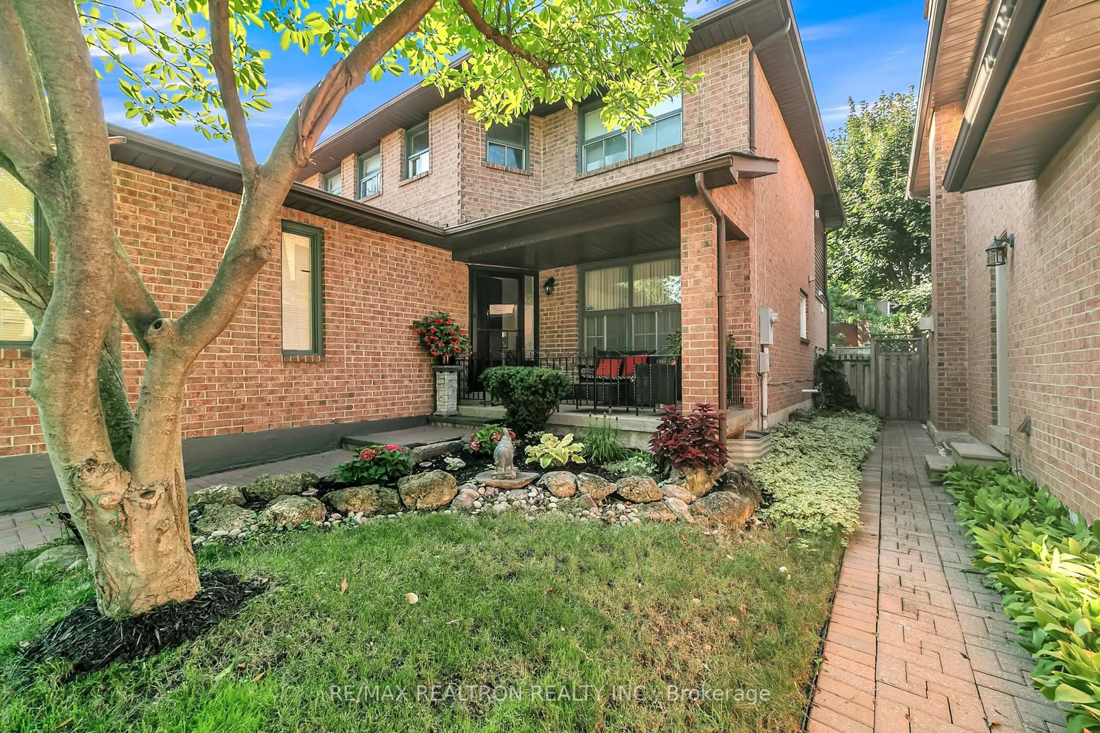 Home with brick exterior material, street for 34 Mccallum Dr, Richmond Hill Ontario L4C 7S9