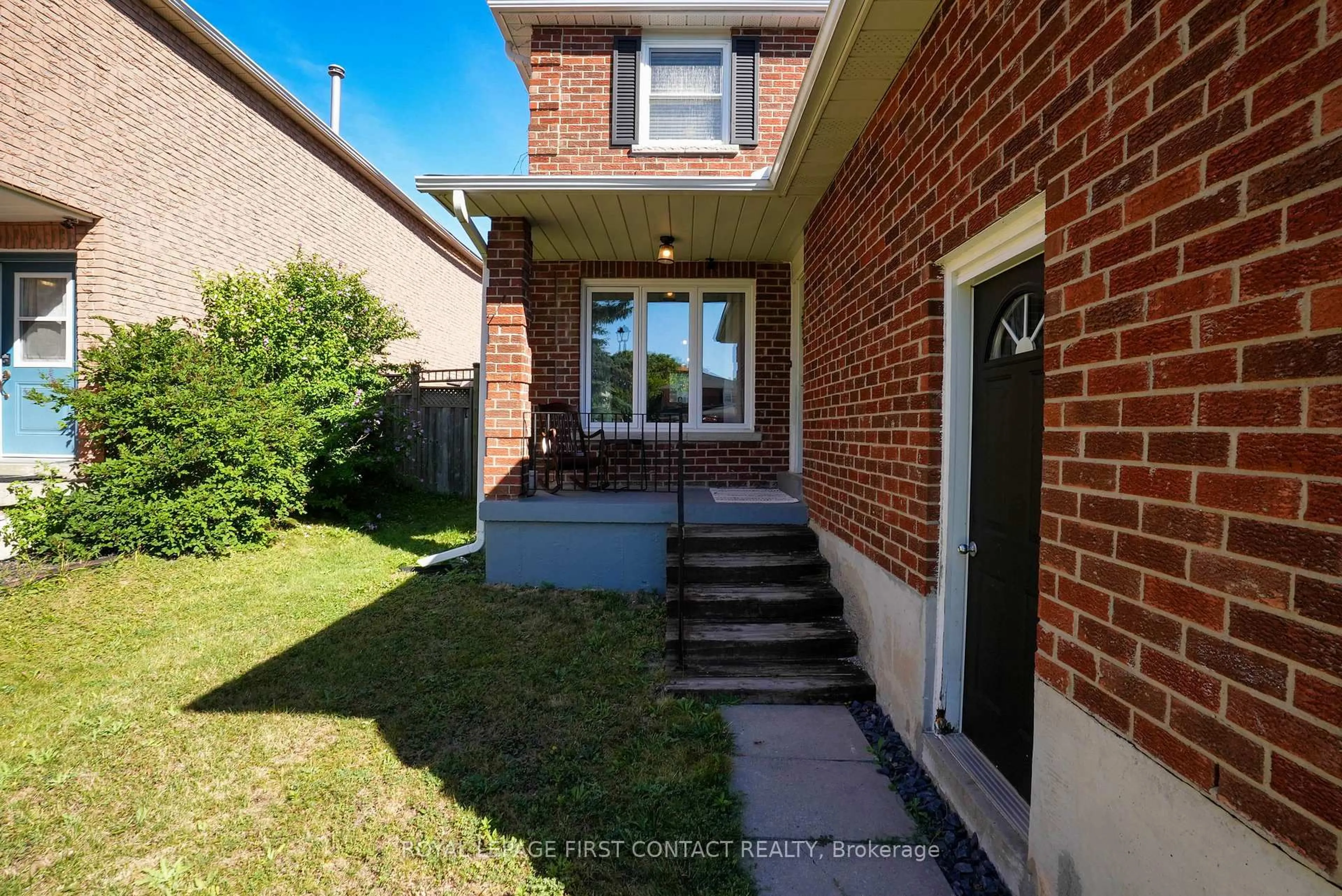 Home with brick exterior material, street for 195 Billings Cres, Newmarket Ontario L3Y 7Y5