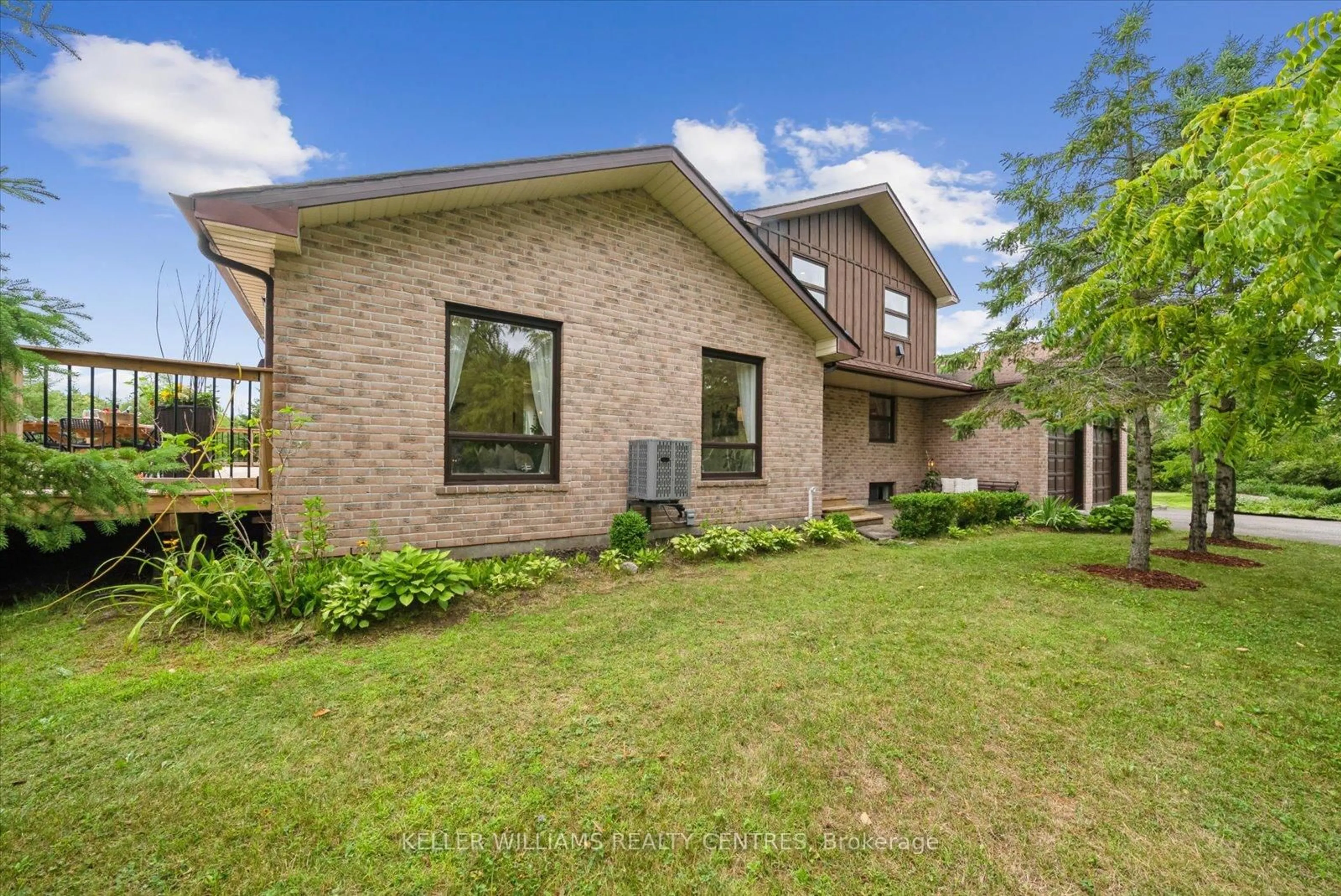 Home with brick exterior material, building for 25154 Valley View Dr, Georgina Ontario L0E 1R0