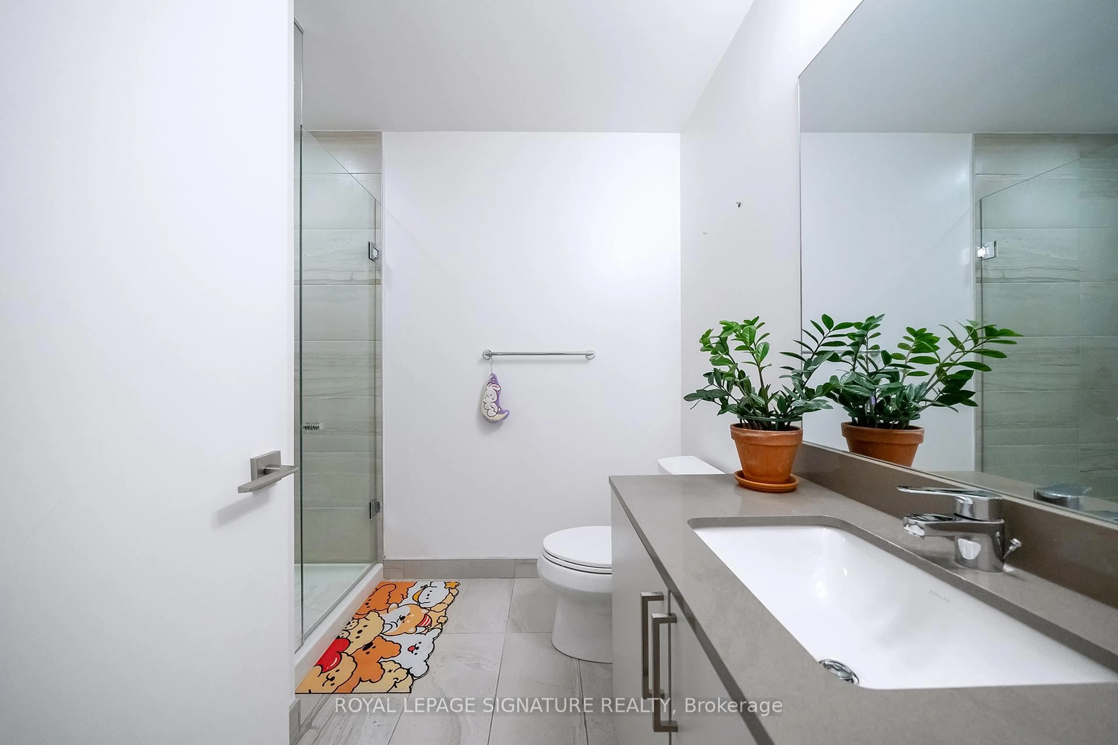 Standard bathroom, ceramic/tile floor for 278 Buchanan Dr #916E, Markham Ontario L3R 6J1