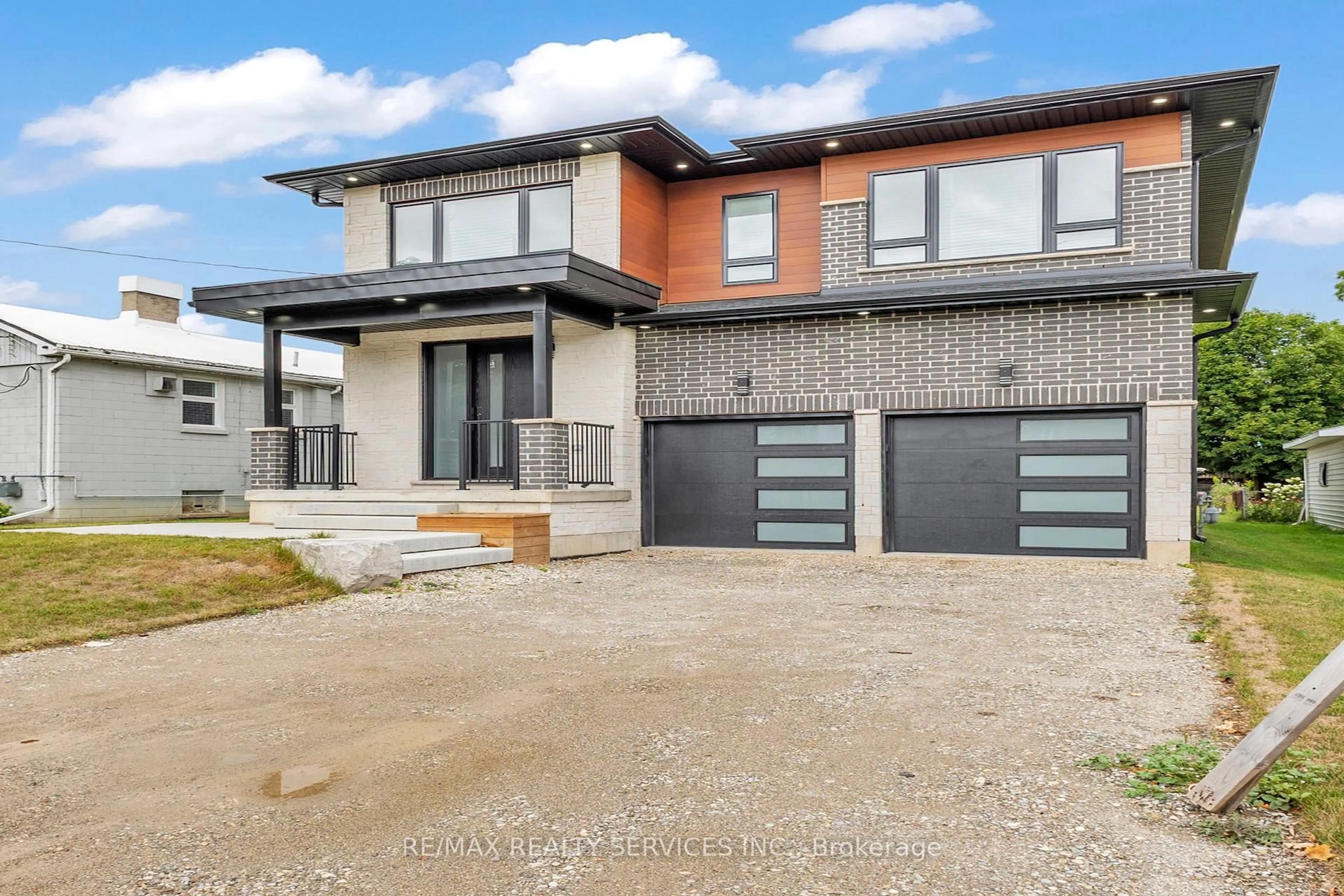 Home with brick exterior material, street for 44 Albert St, New Tecumseth Ontario L9R 1H2
