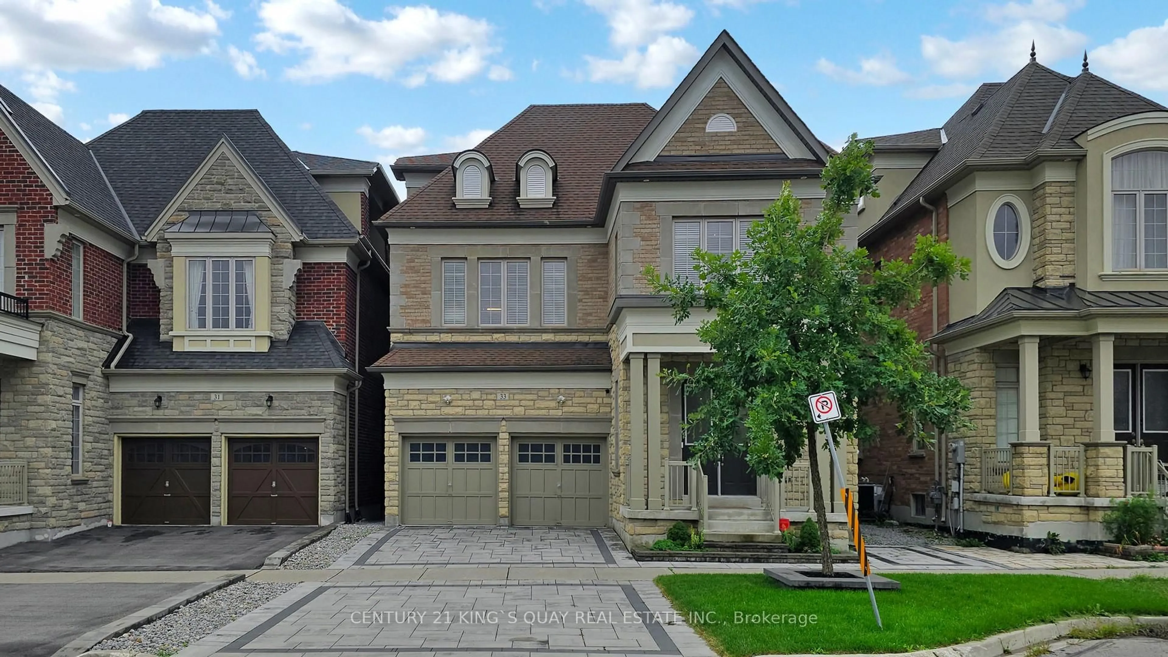 Home with brick exterior material, street for 33 Oakford Dr, Markham Ontario L6C 0X8