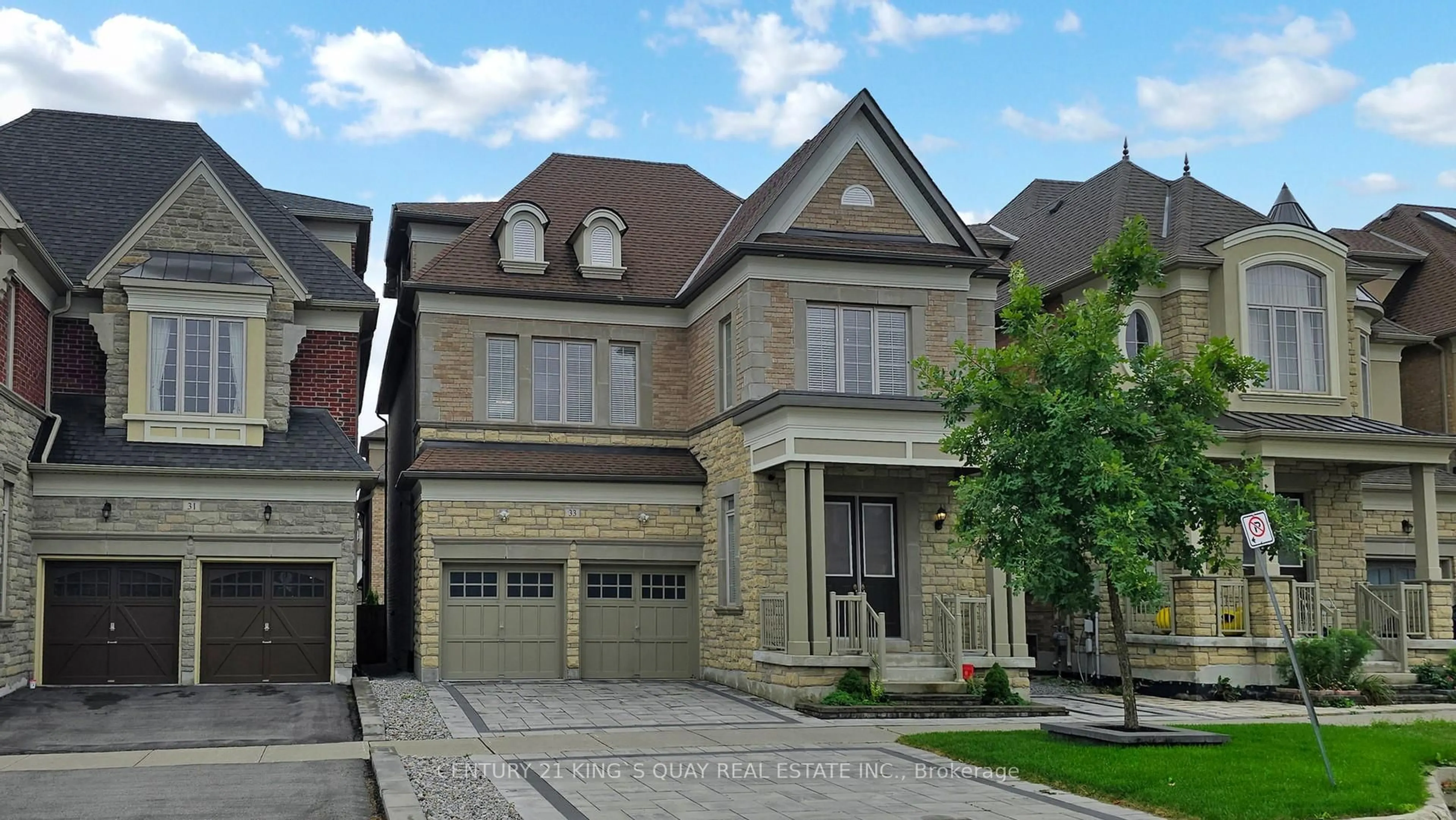 Home with brick exterior material, street for 33 Oakford Dr, Markham Ontario L6C 0X8