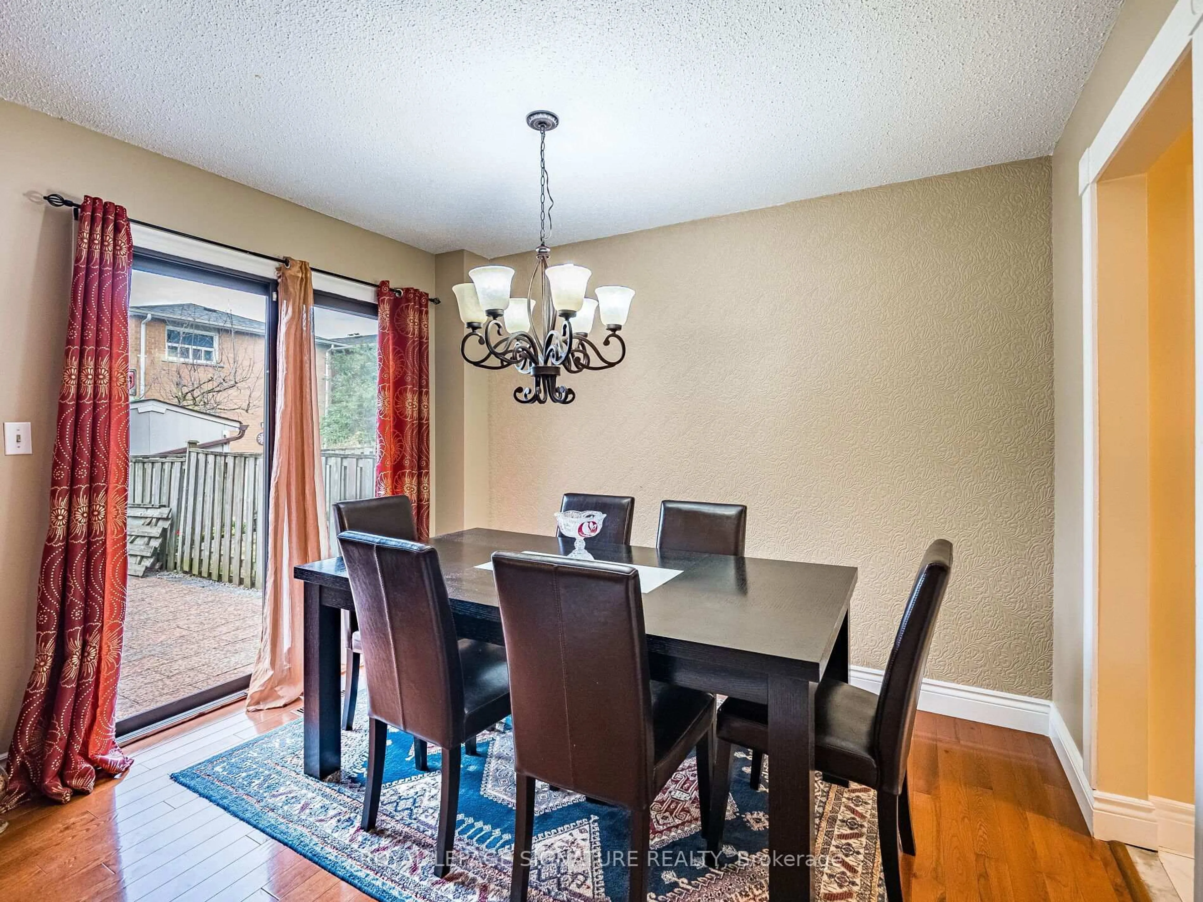 Dining room, wood/laminate floor for 69 New Seabury Dr, Vaughan Ontario L4K 2B7