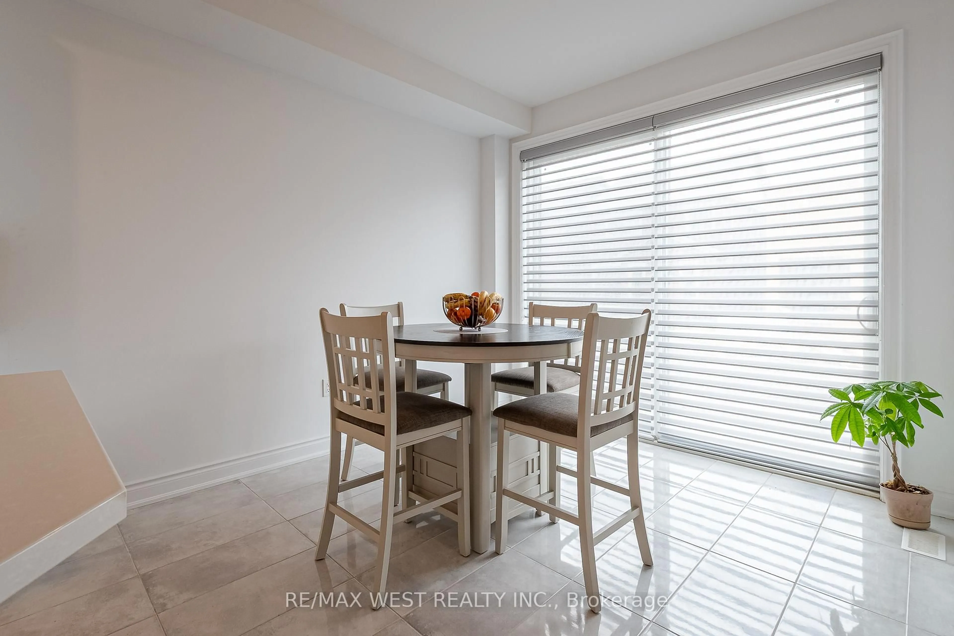 Dining room, ceramic/tile floor for 9 Kiernan Cres, New Tecumseth Ontario L9R 0V4