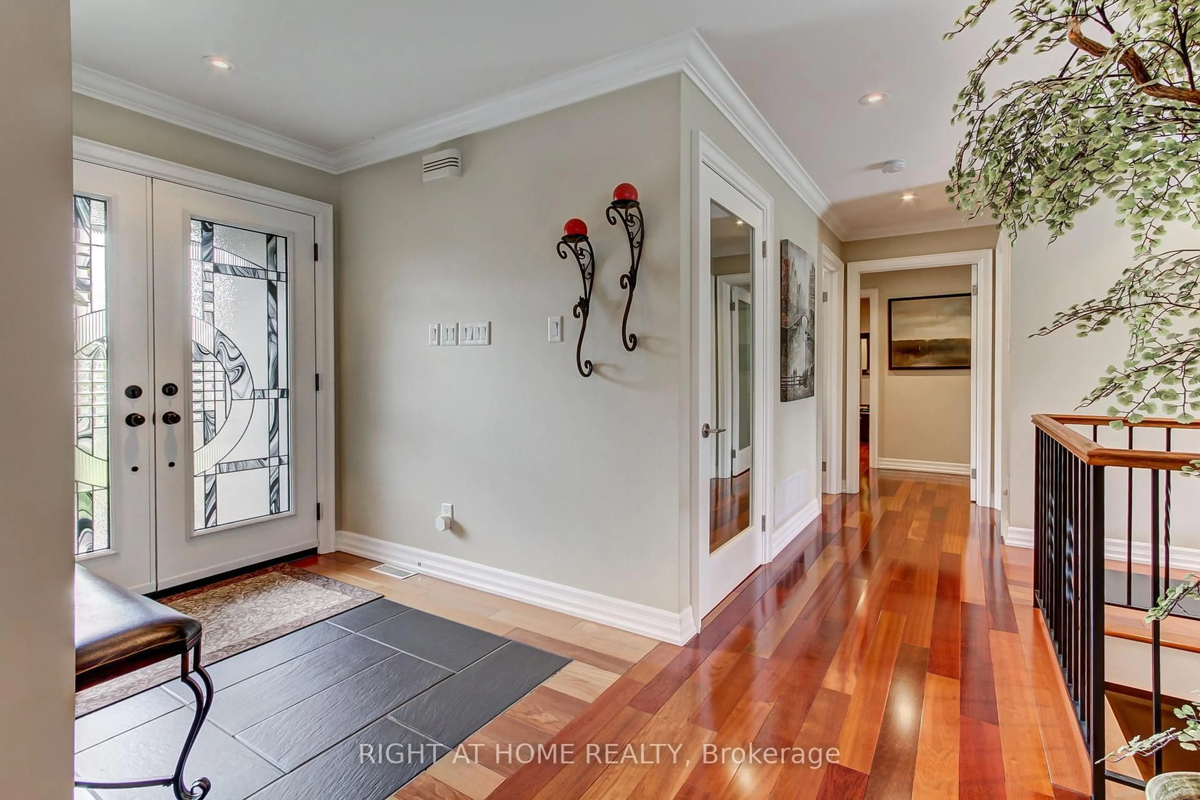 Indoor entryway for 2706 Shering Cres, Innisfil Ontario L9S 1H1