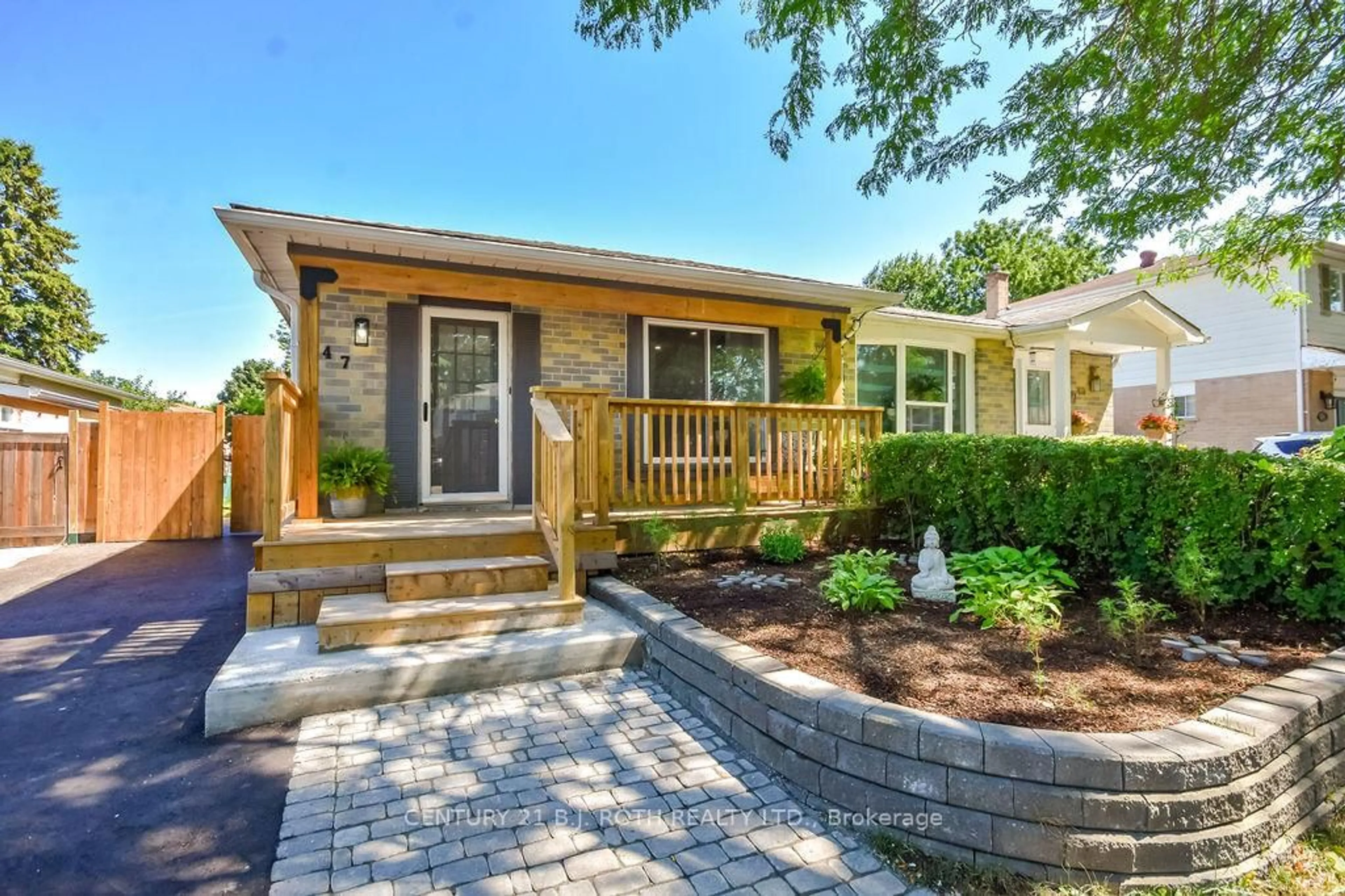 Home with brick exterior material, street for 47 Stewart Ave, New Tecumseth Ontario L9R 1C8