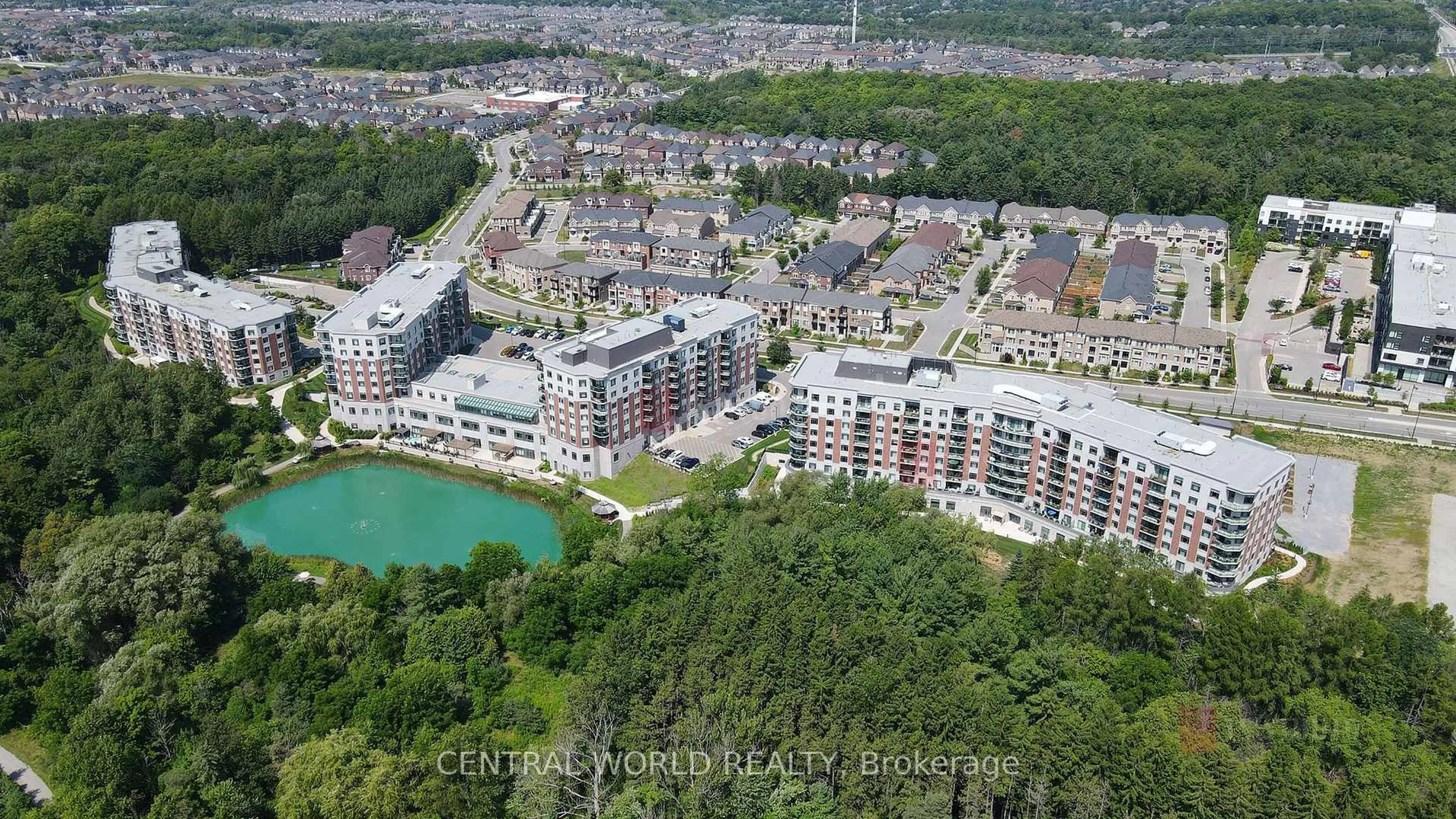 A pic from outside/outdoor area/front of a property/back of a property/a pic from drone, unknown for 440 William Graham Dr #503, Aurora Ontario L4G 7C7