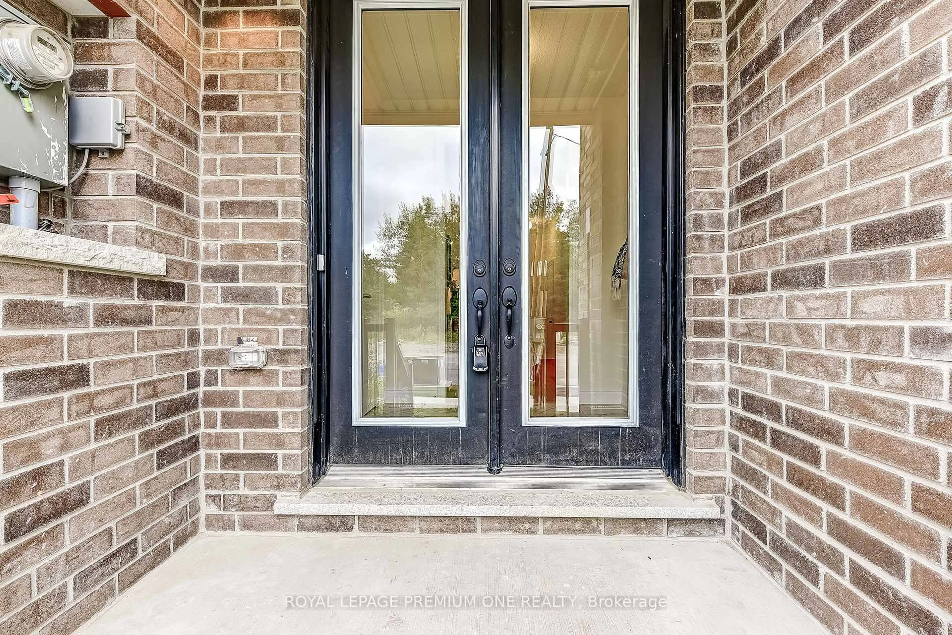 Indoor entryway for 110 Thule St, Vaughan Ontario L4H 5L5