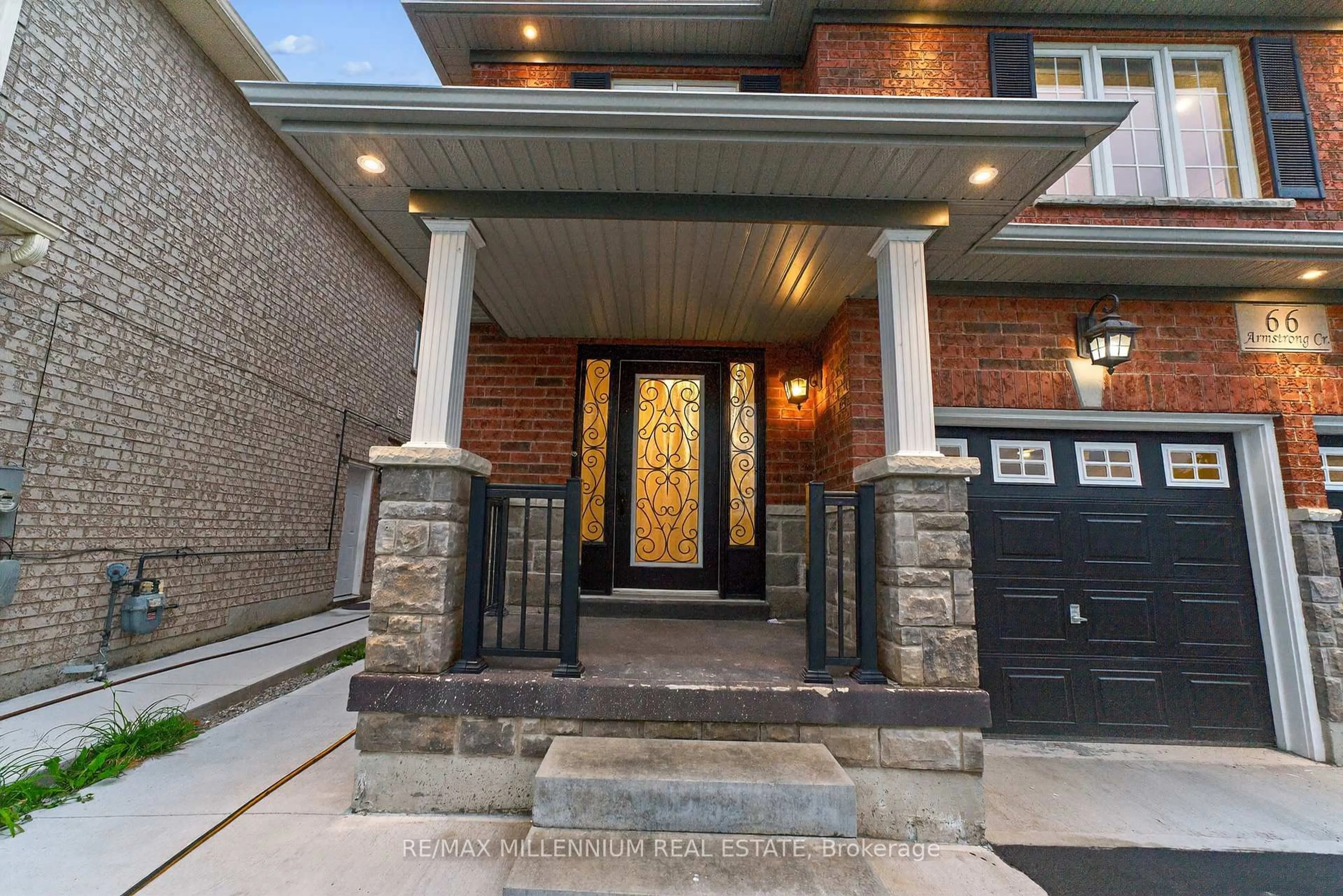 Indoor entryway for 66 Armstrong Cres, Bradford West Gwillimbury Ontario L3Z 0L2