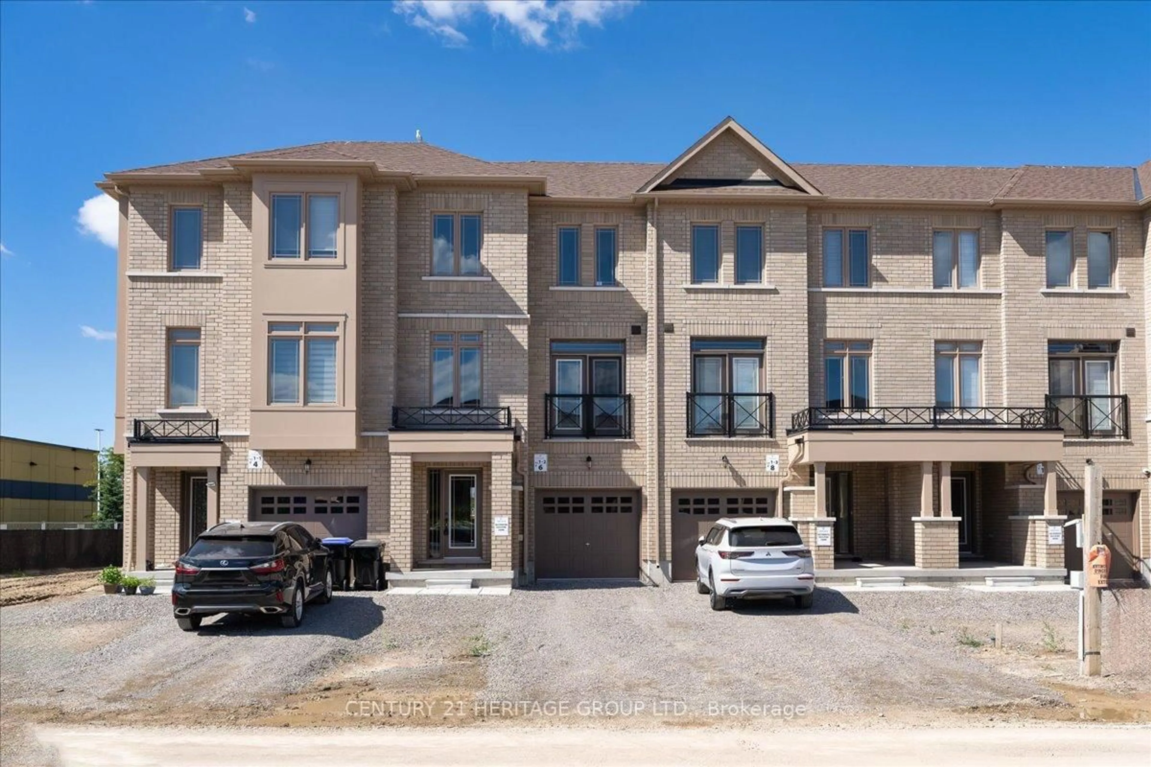 A pic from outside/outdoor area/front of a property/back of a property/a pic from drone, street for 6 Elgin Crt, Bradford West Gwillimbury Ontario L3Z 4R1