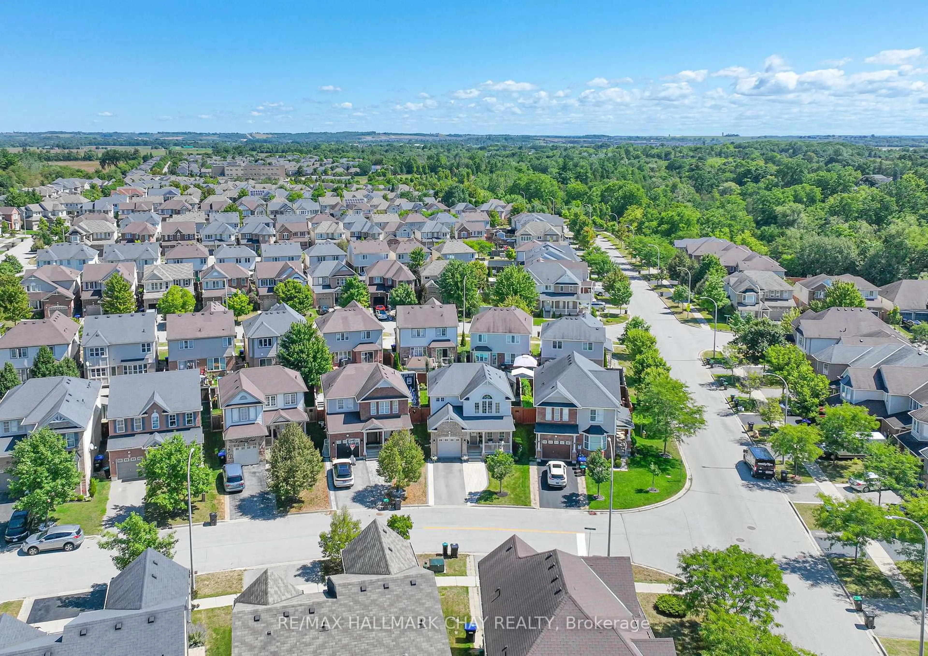 A pic from outside/outdoor area/front of a property/back of a property/a pic from drone, street for 3 Mooney Tr, New Tecumseth Ontario L9R 0J4