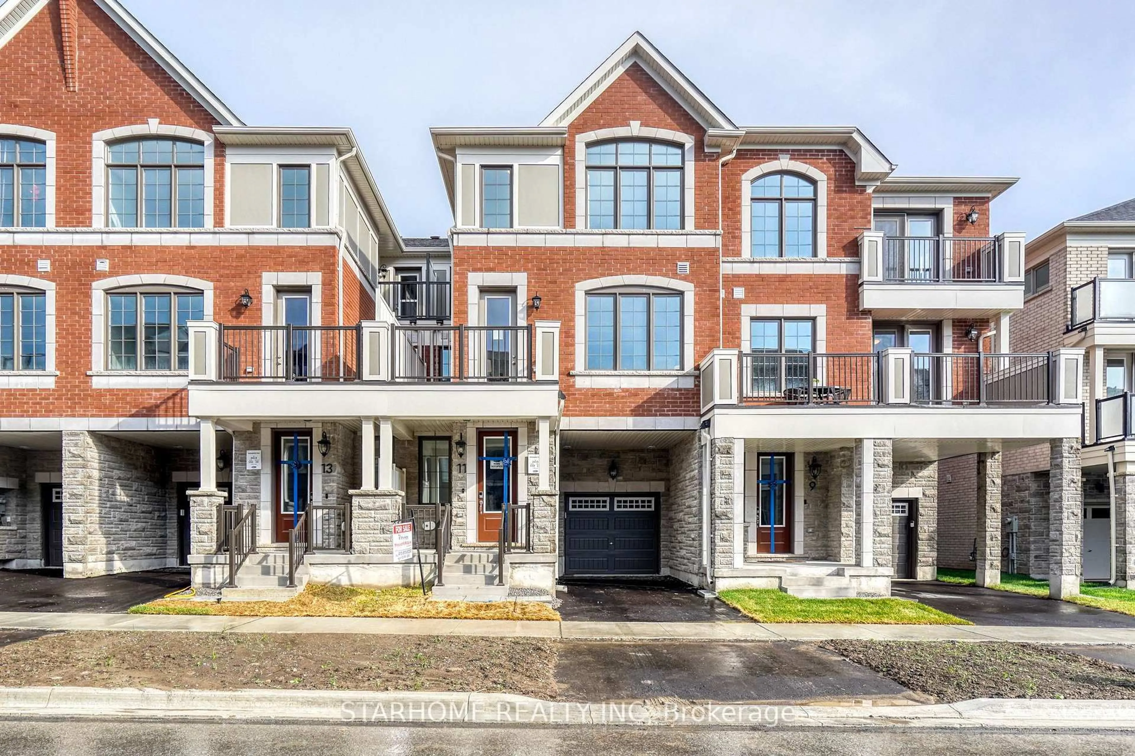 Unknown for 11 Avani Ave, Markham Ontario L6C 3M4