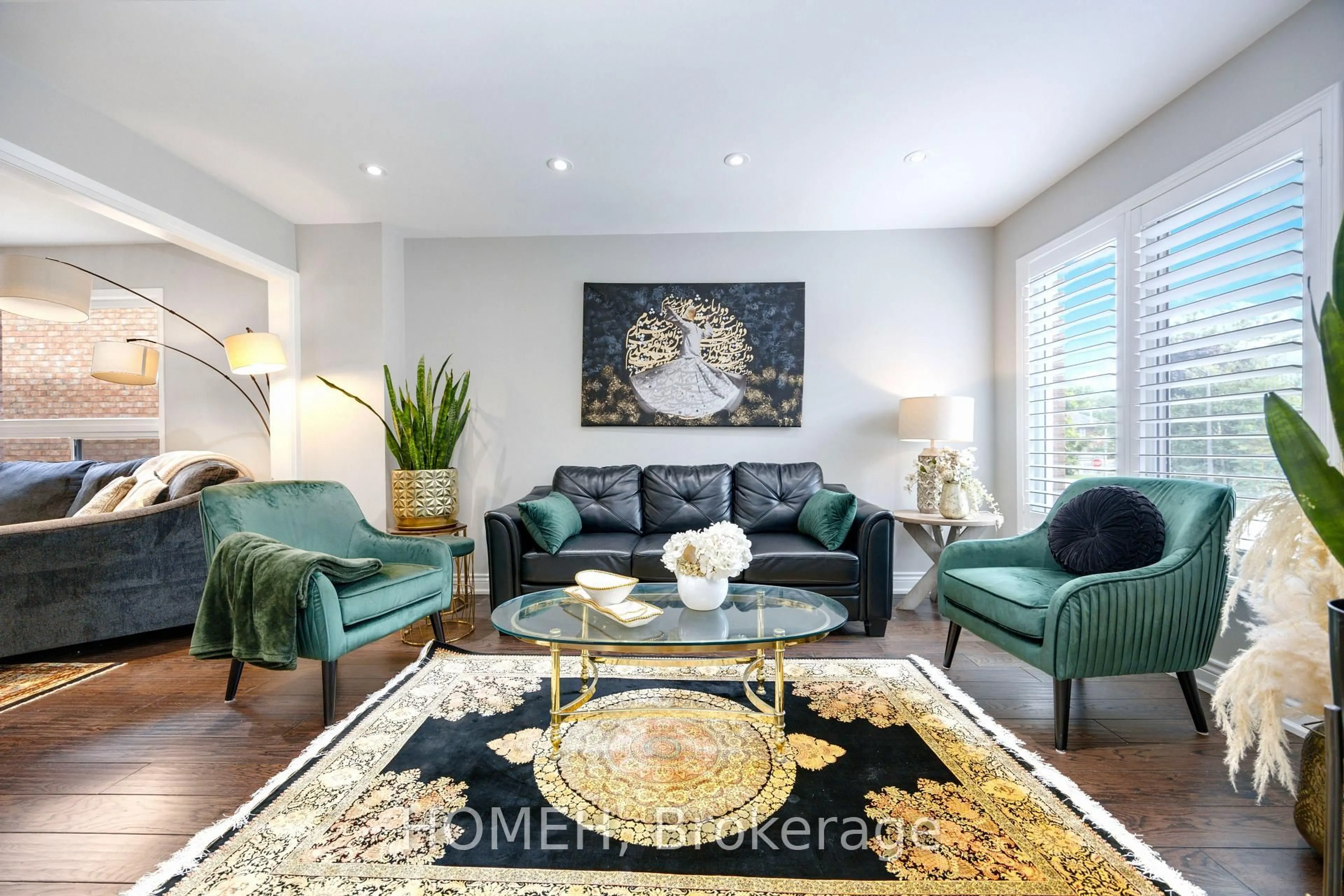 Living room with furniture, unknown for 11 Bonny Meadows Dr, Aurora Ontario L4G 6M6