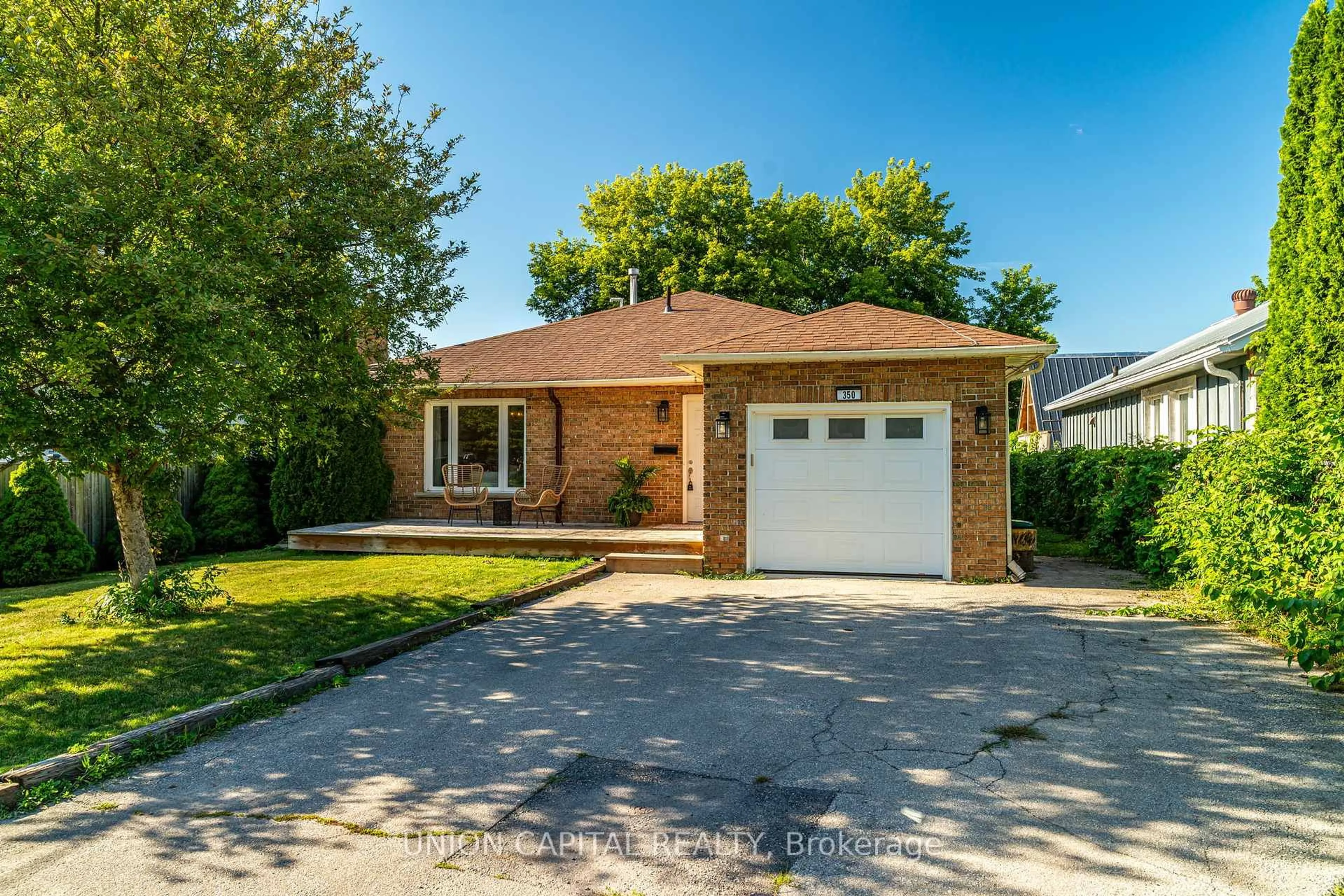 Home with brick exterior material, street for 350 Hollywood Dr, Georgina Ontario L4P 3A1