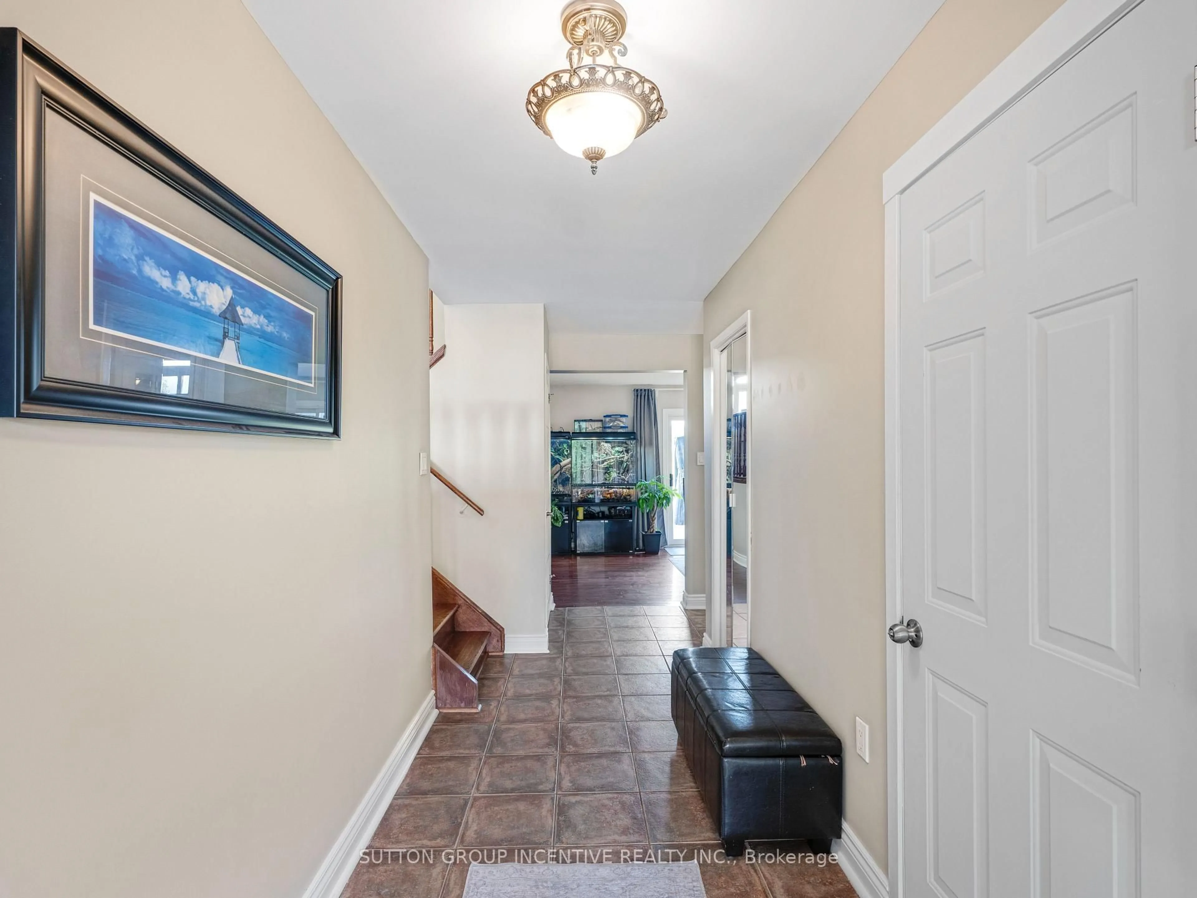 Indoor entryway for 412 Orsi Ave, Bradford West Gwillimbury Ontario L3Z 1B9