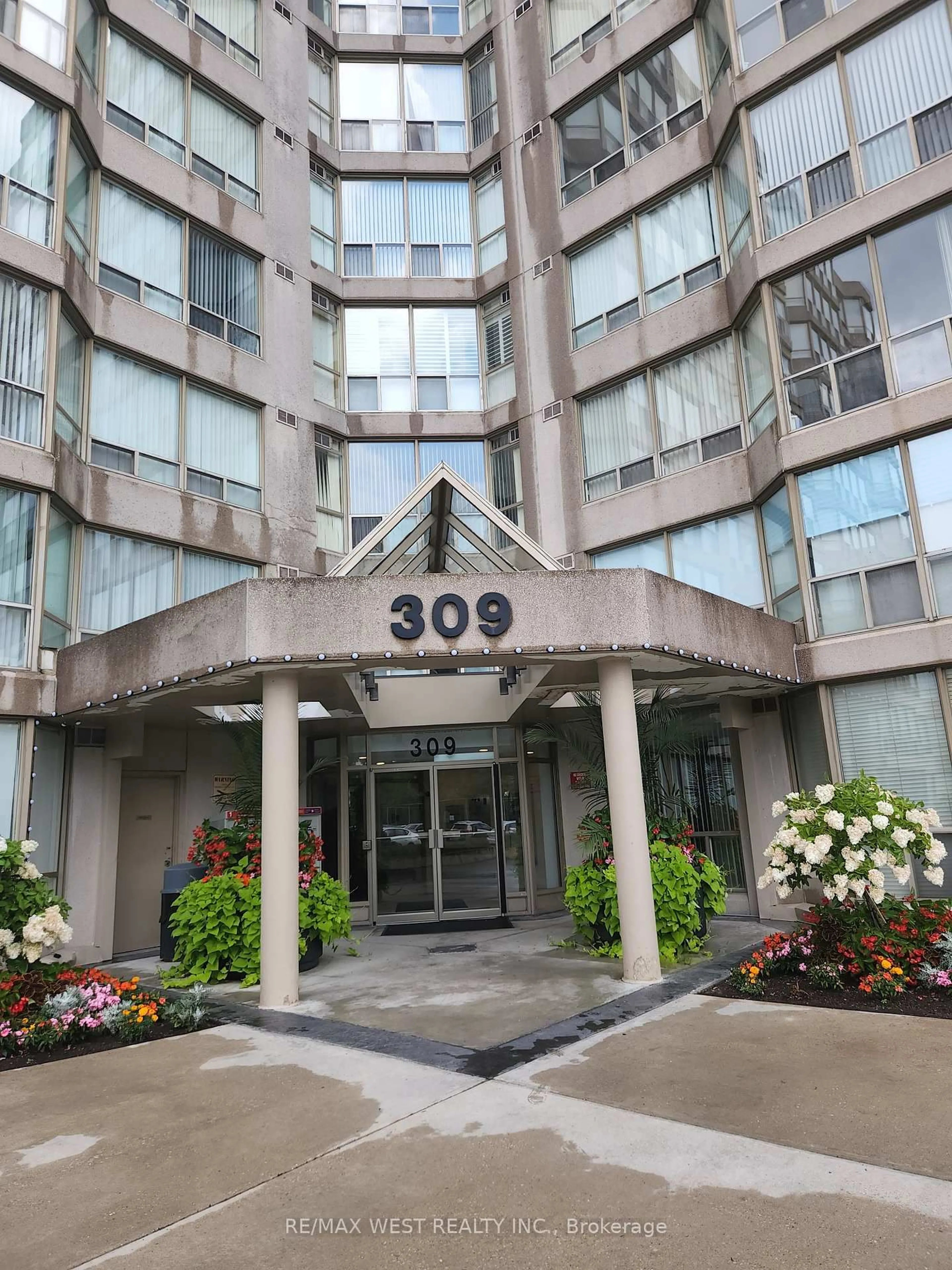 Lobby for 309 Major Mackenzie Dr #513, Richmond Hill Ontario L4C 9V5