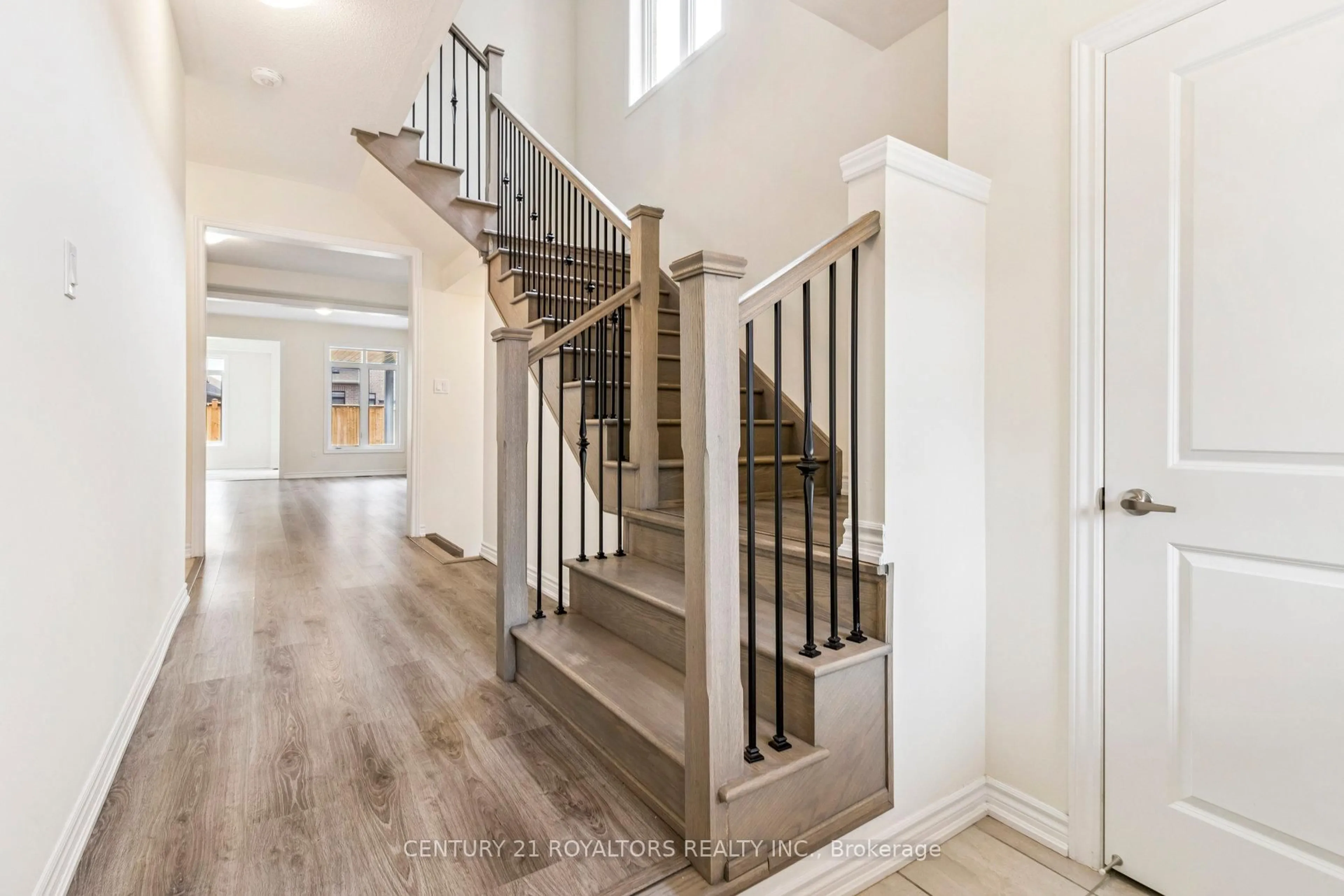 Unknown for 25 Ferragine Cres, Bradford West Gwillimbury Ontario L3Z 4J9