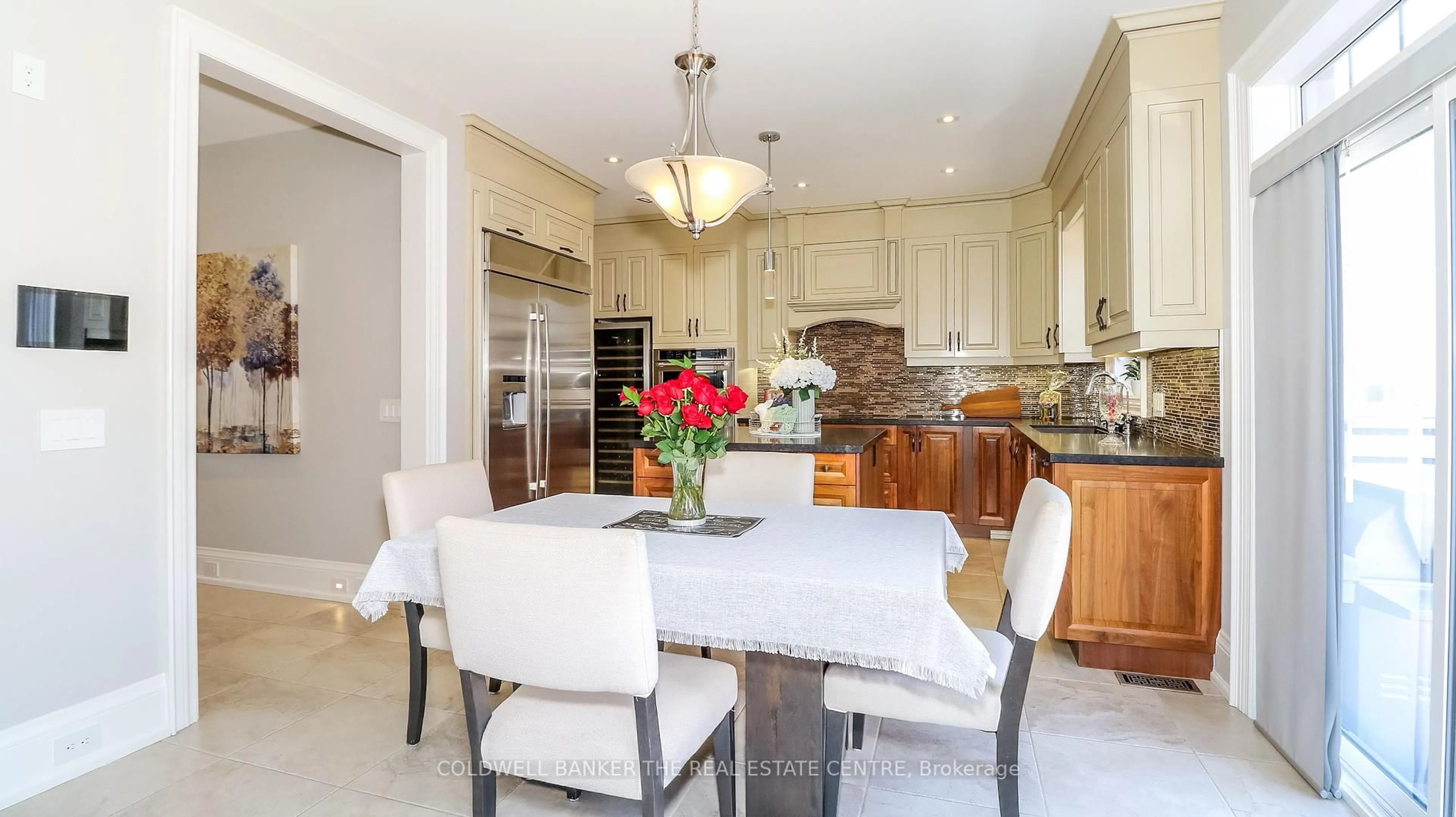 Open concept kitchen, ceramic/tile floor for 59 Leith Dr, Bradford West Gwillimbury Ontario L3Z 0V6