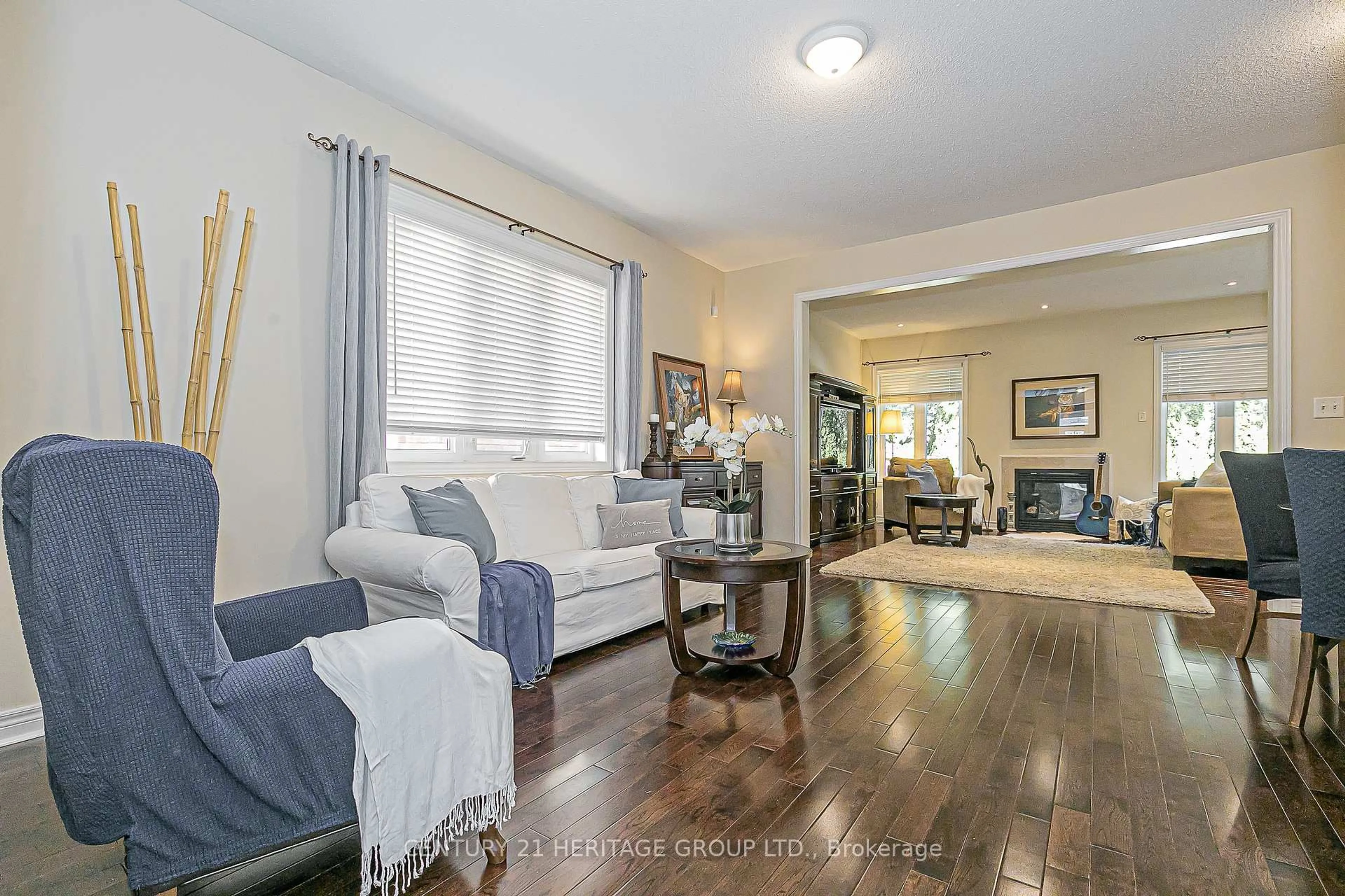 Living room with furniture, wood/laminate floor for 44 Madison Ave, Richmond Hill Ontario L4E 2Z6