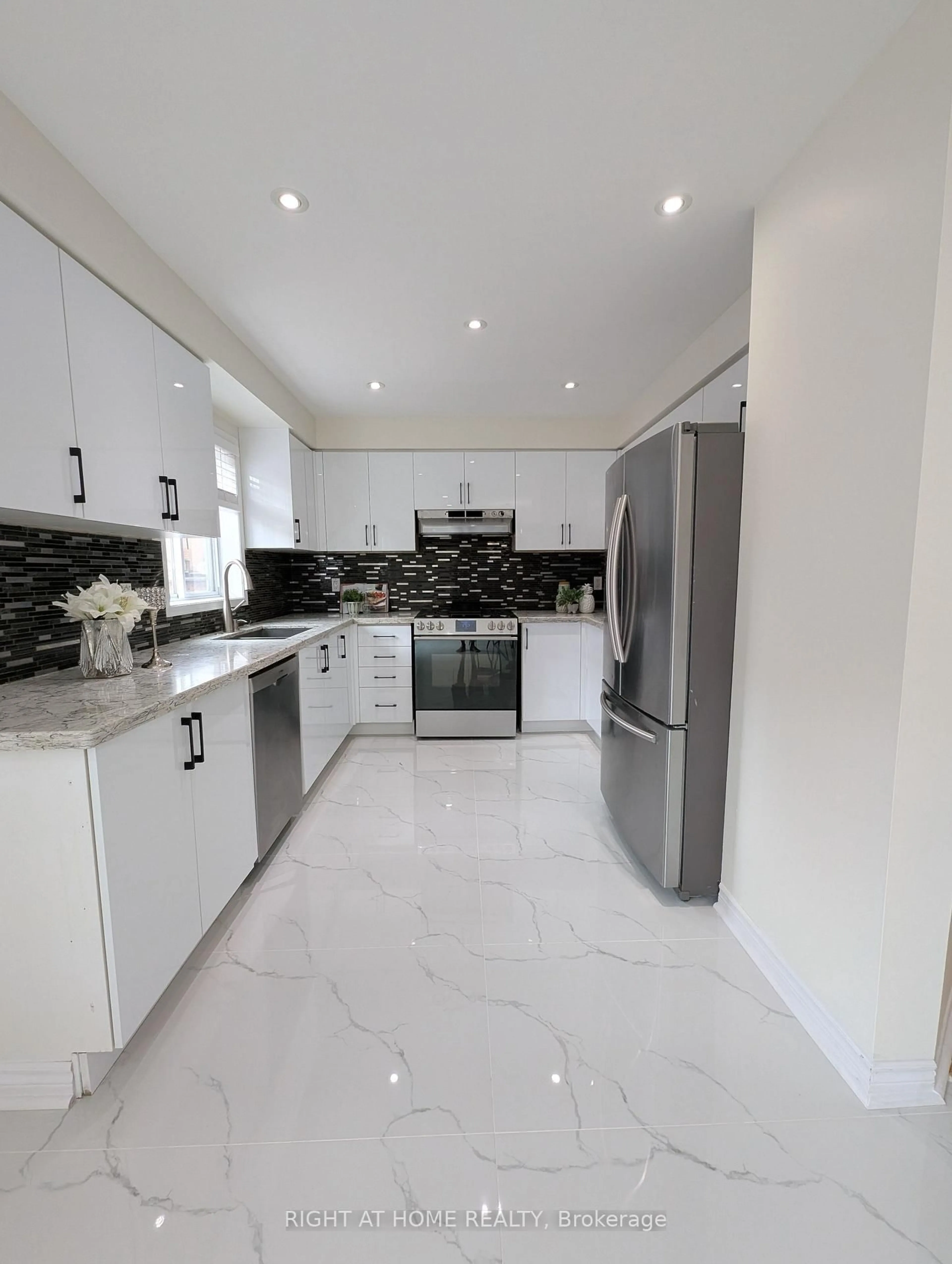 Contemporary kitchen, ceramic/tile floor for 158 Hollywood Hill Circ, Vaughan Ontario L4H 2P2
