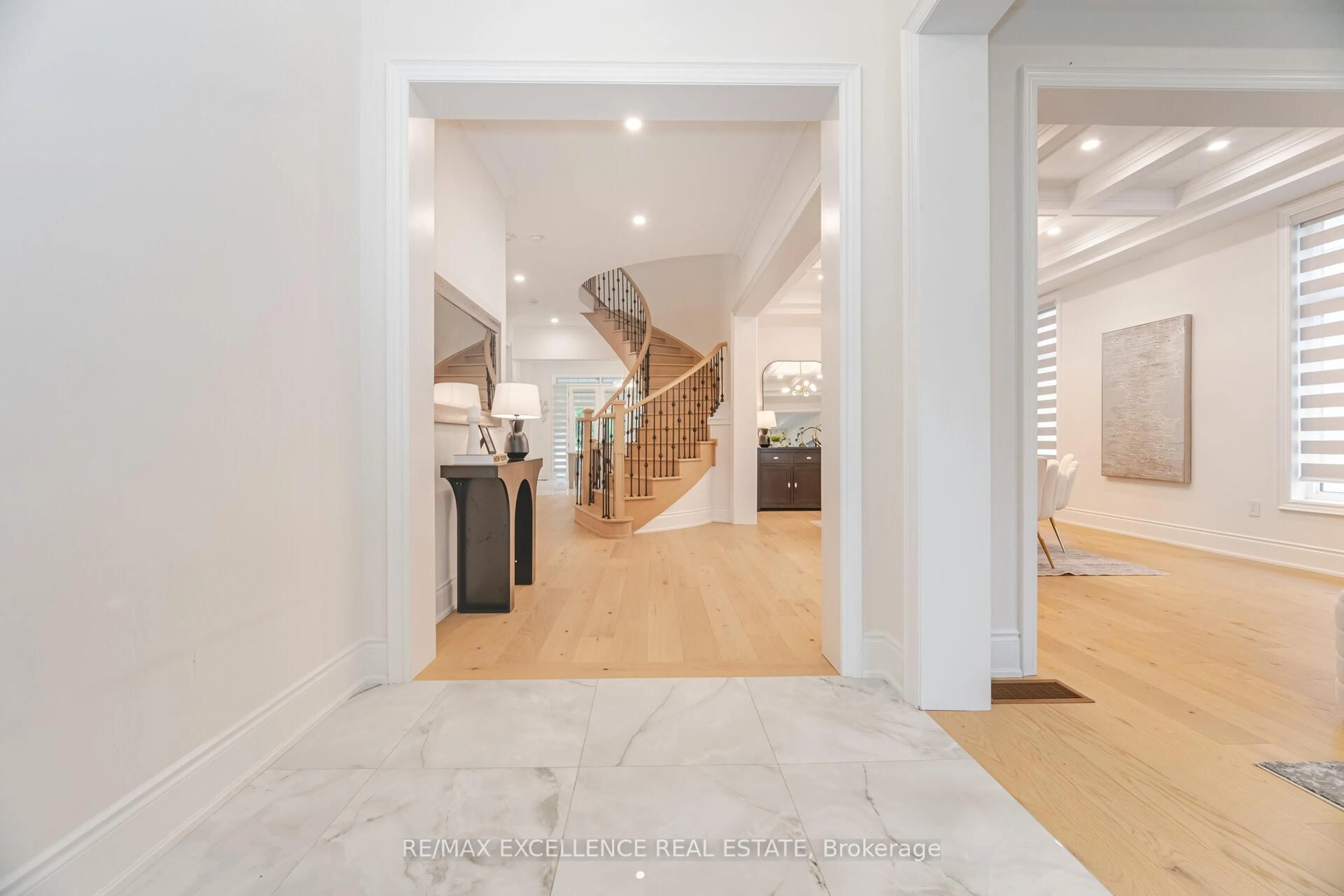 Indoor foyer for 78 Appleyard Ave, Vaughan Ontario L4H 3N5