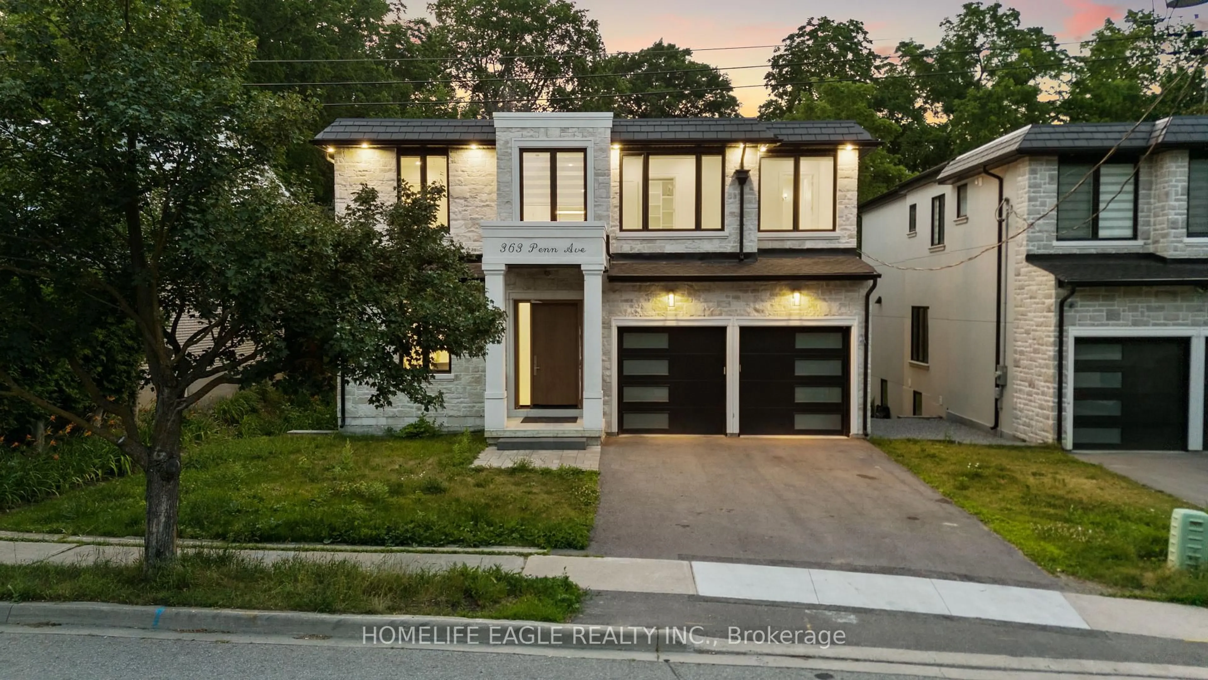 Home with brick exterior material, street for 363 Penn Ave, Newmarket Ontario L3Y 2S7