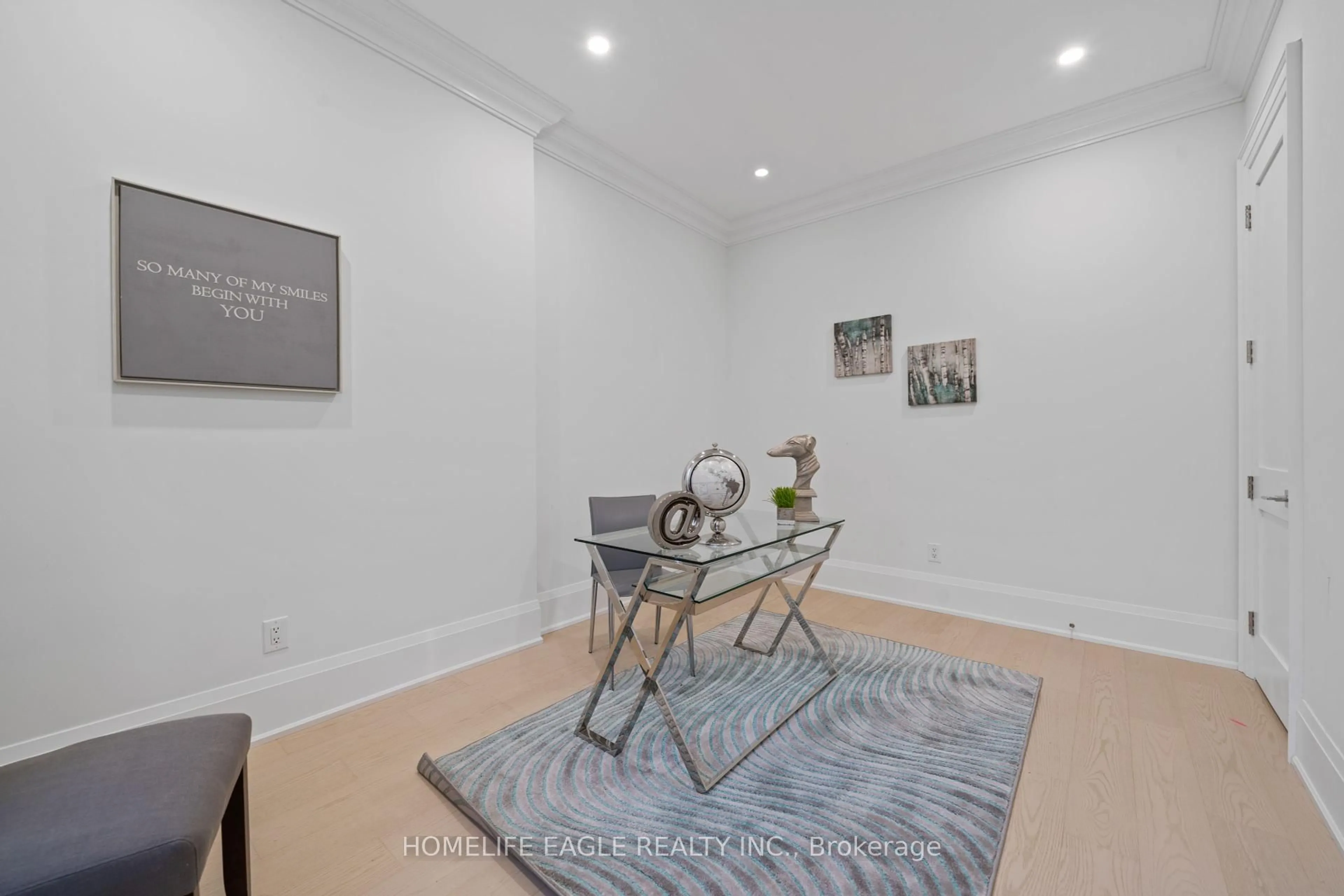 A pic of a room for 363 Penn Ave, Newmarket Ontario L3Y 2S7