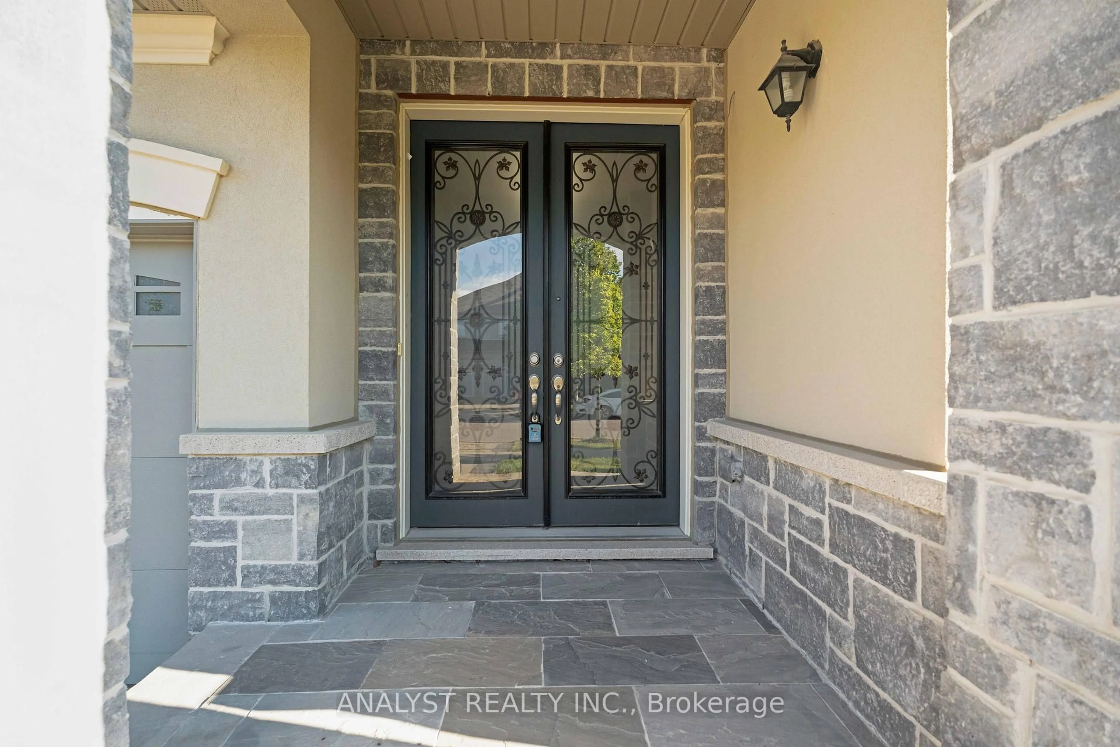 Indoor entryway for 57 Balderson Dr, Vaughan Ontario L4H 3N5